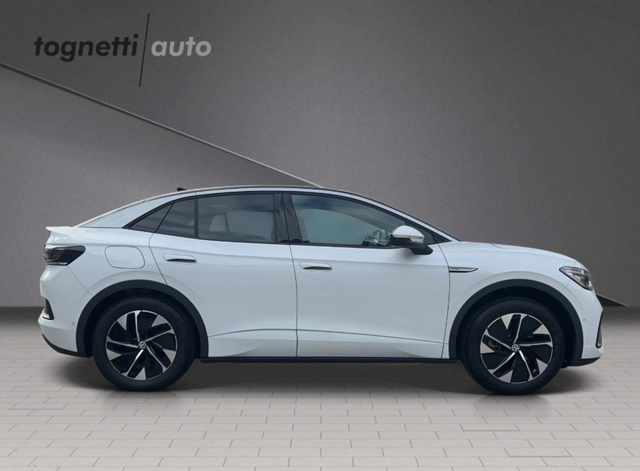 listing desktop thumbnail image 2