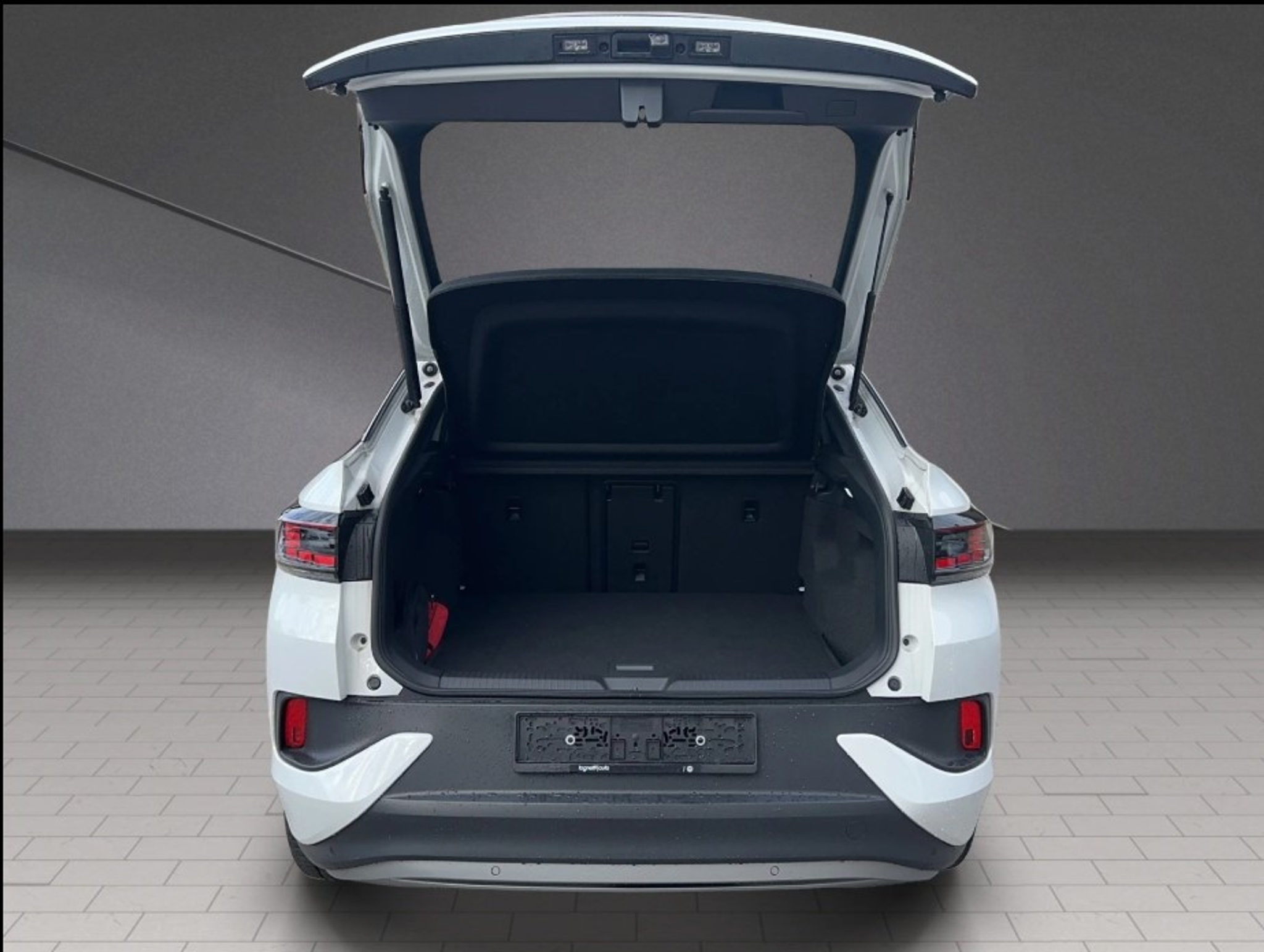 listing desktop thumbnail image 9