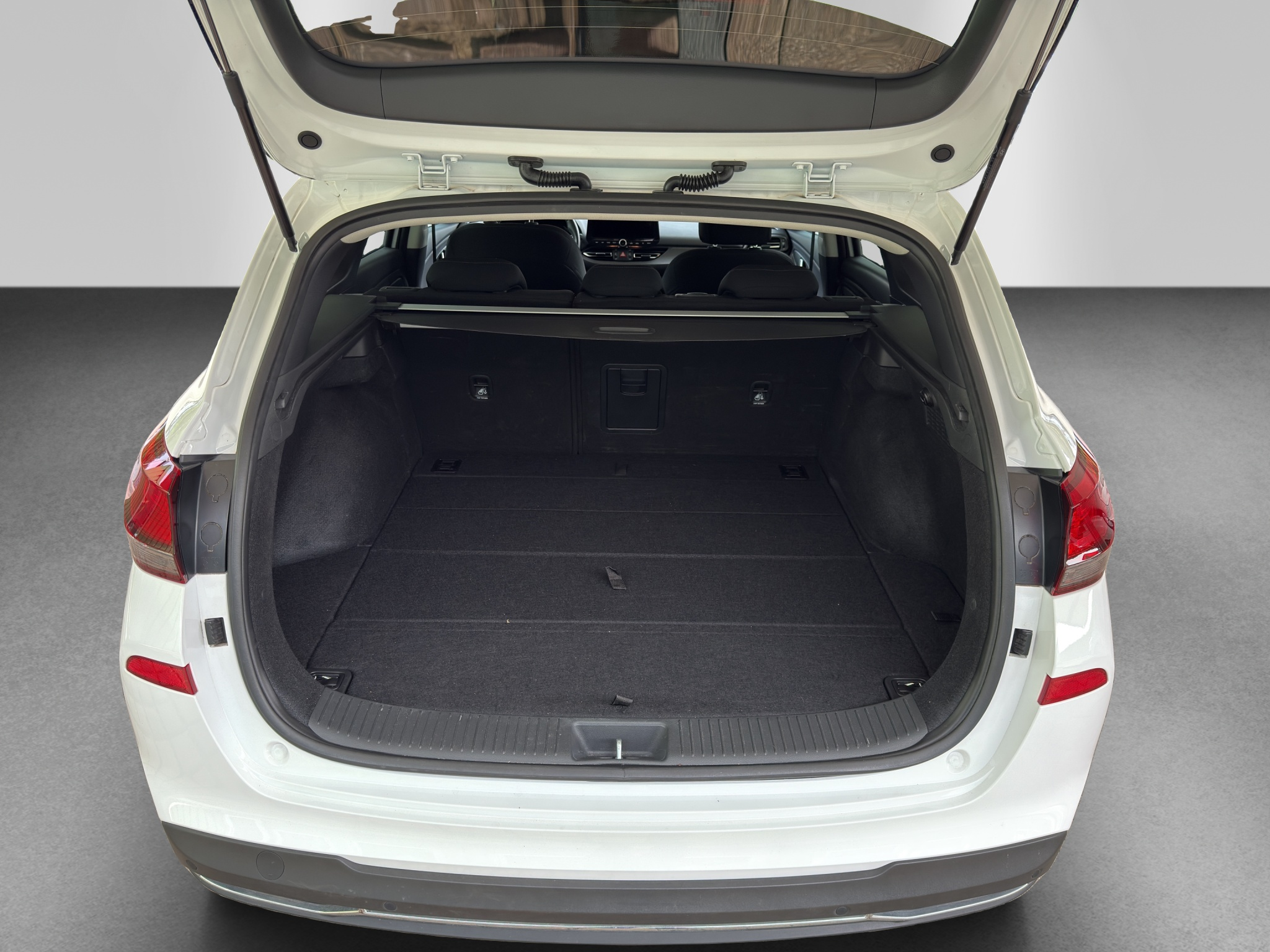 listing desktop thumbnail image 15