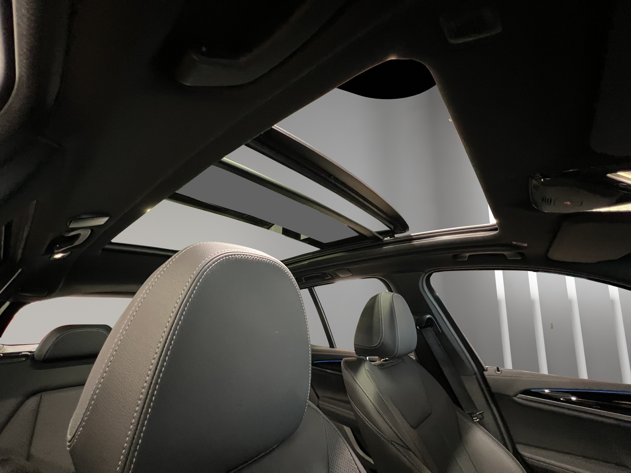 listing desktop thumbnail image 17