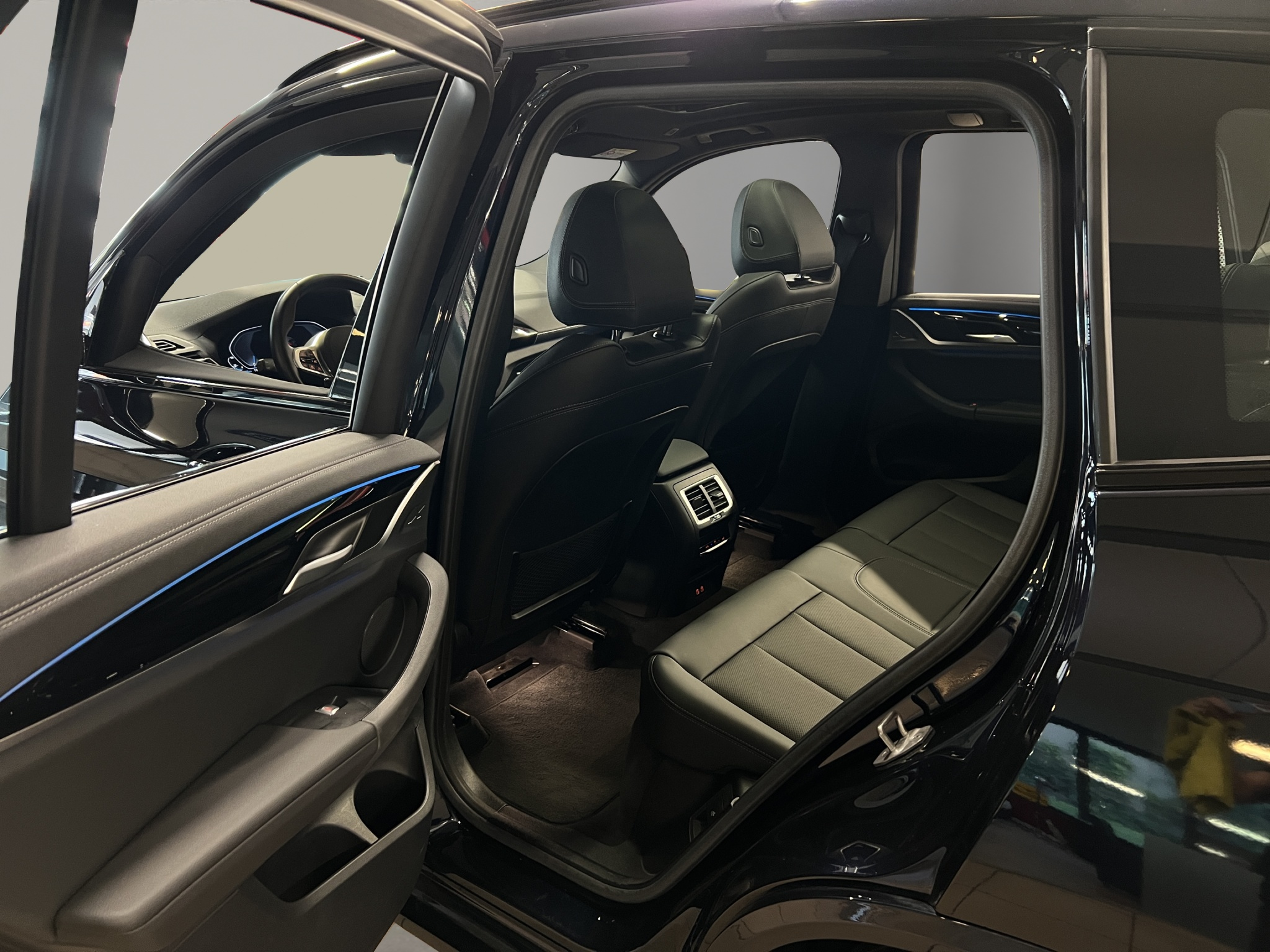 listing desktop thumbnail image 12