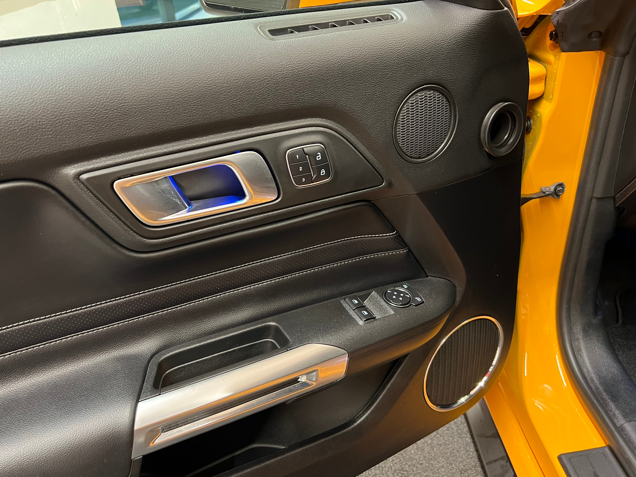 listing desktop thumbnail image 18