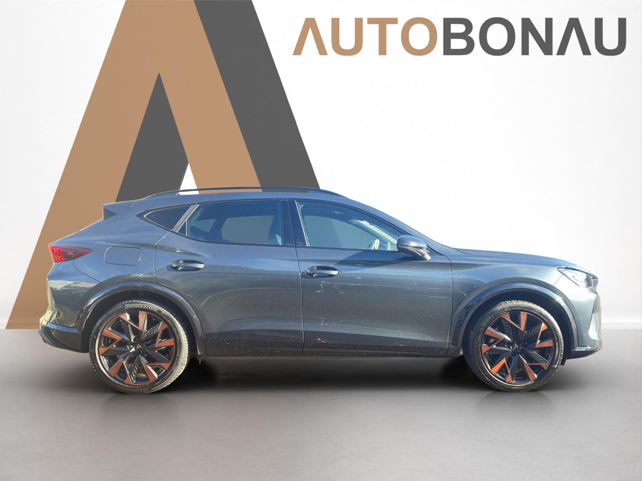 listing desktop thumbnail image 5