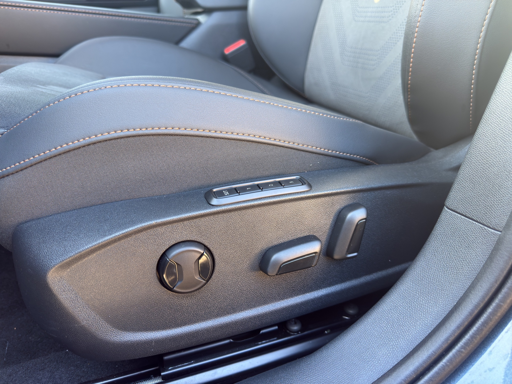 listing desktop thumbnail image 21