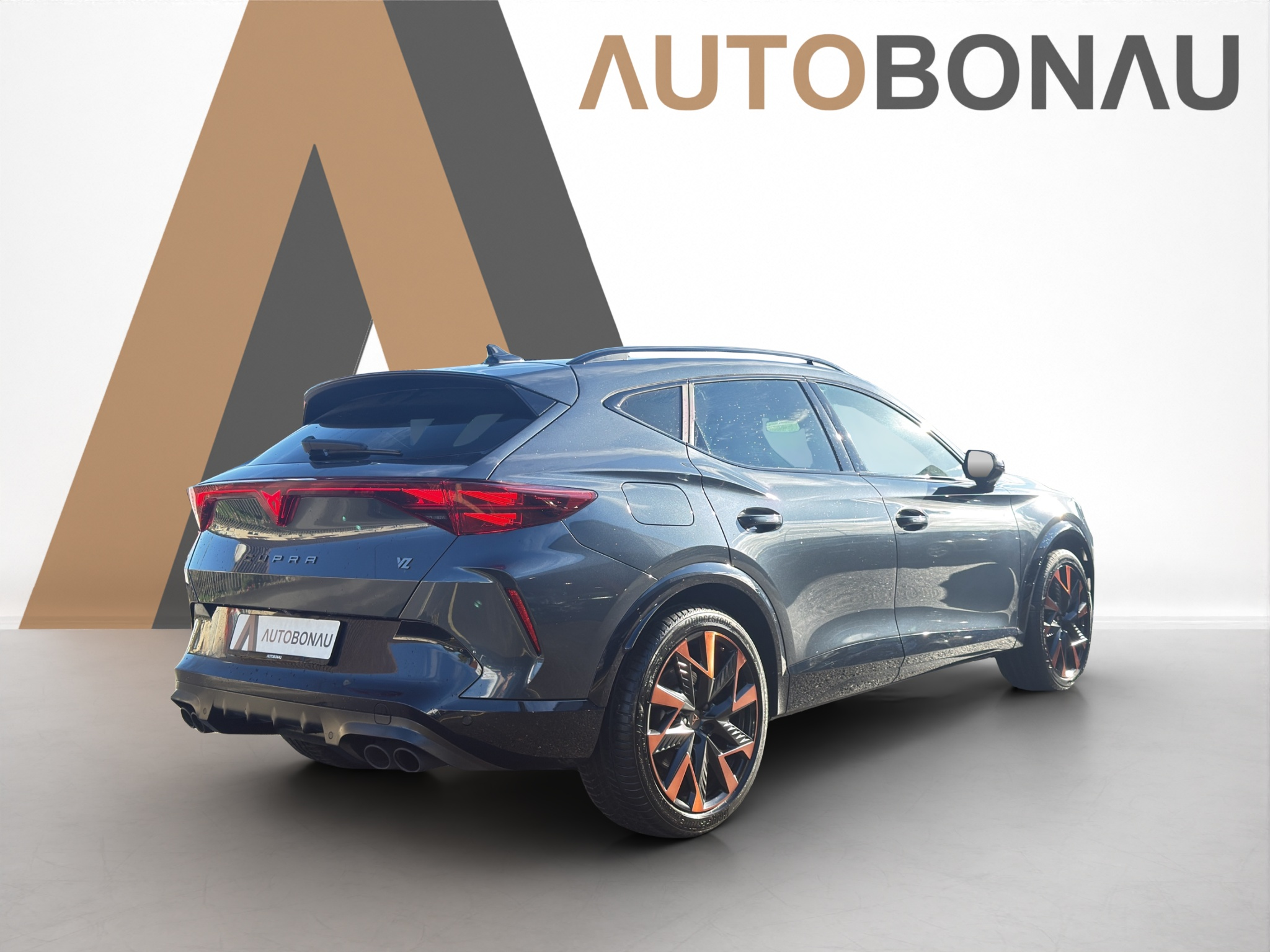 listing desktop thumbnail image 4