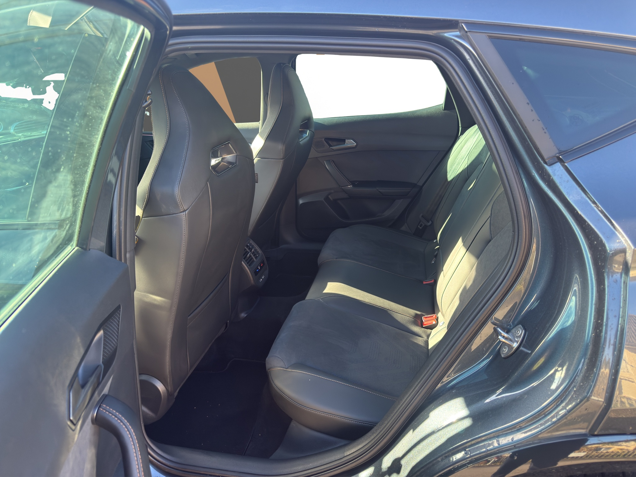 listing desktop thumbnail image 12