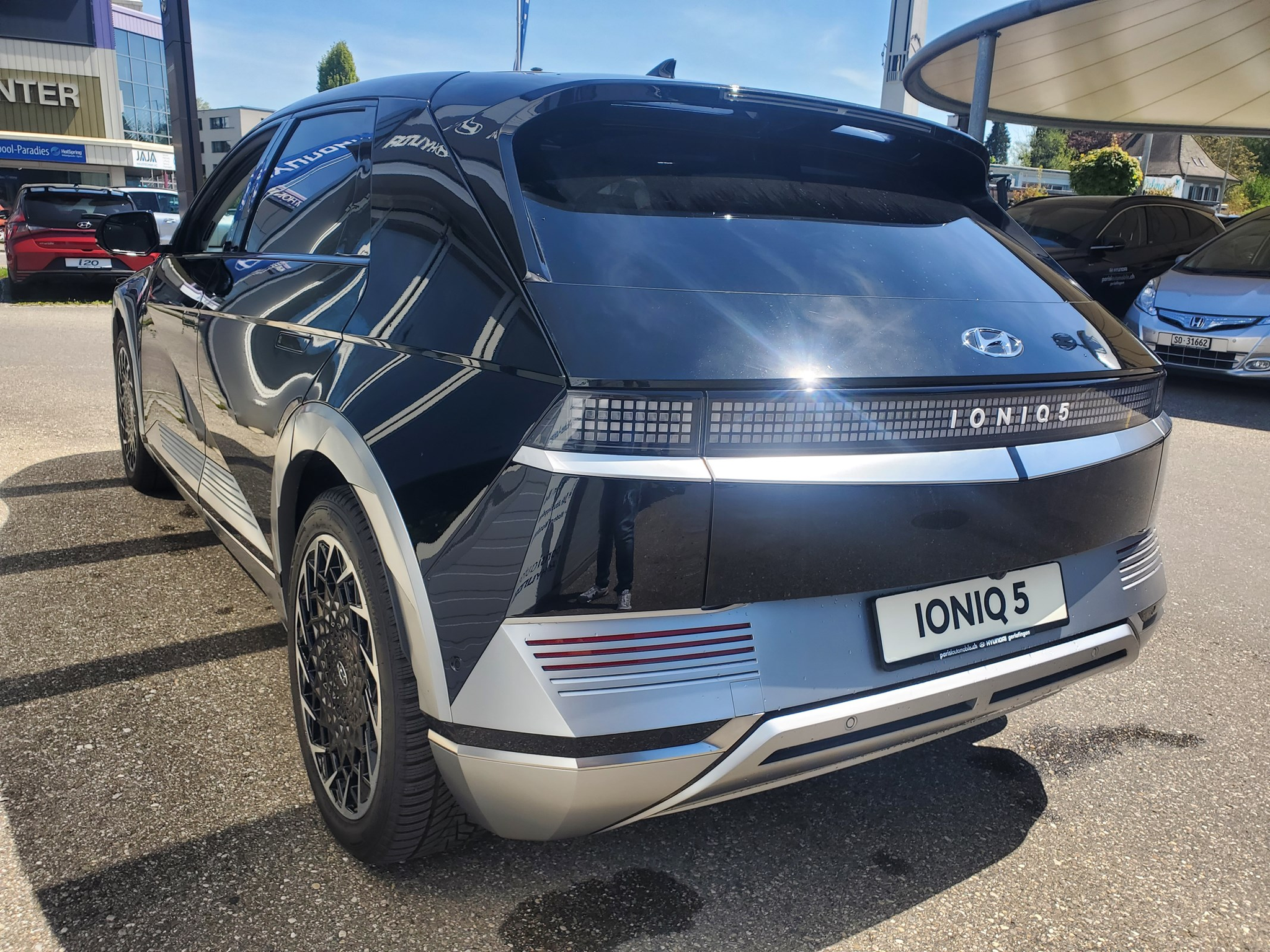 listing desktop thumbnail image 6