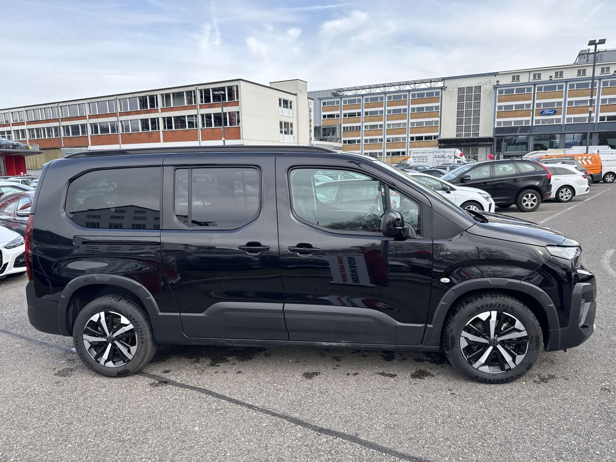 listing desktop thumbnail image 10