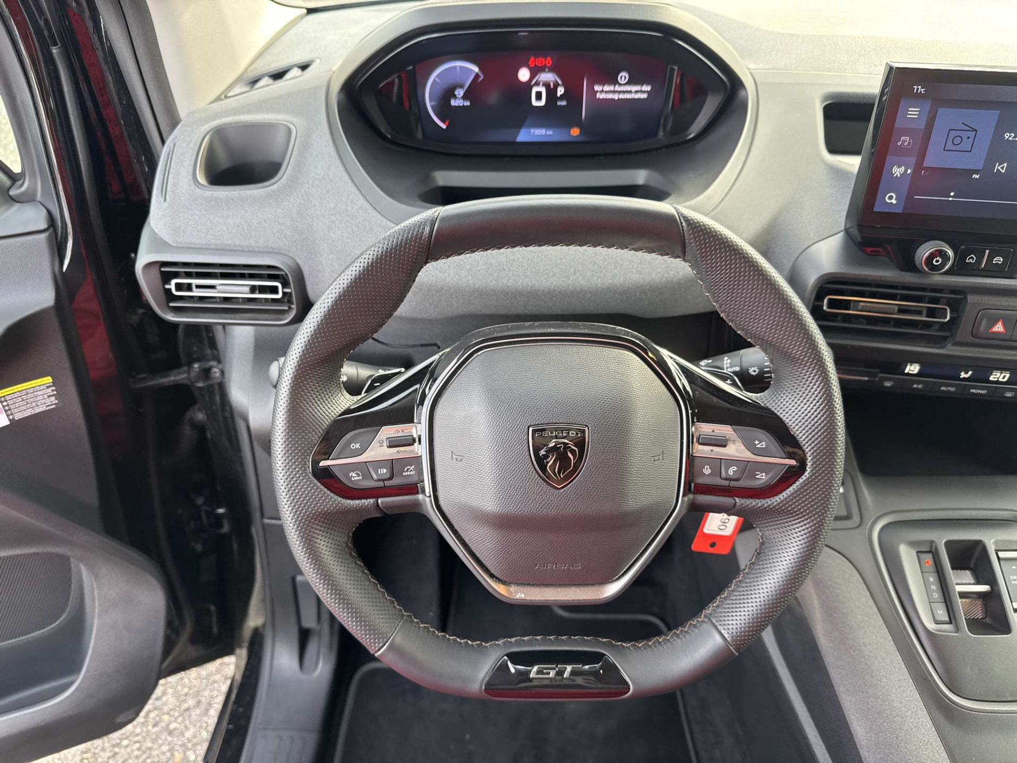 listing desktop thumbnail image 15