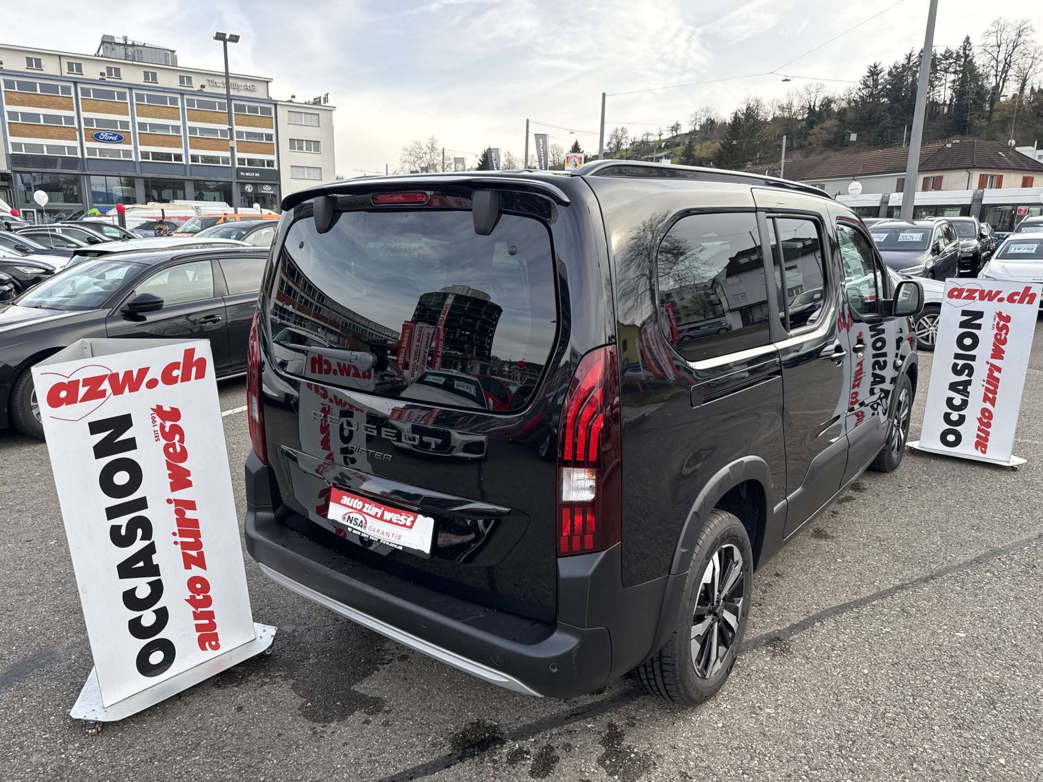 listing desktop thumbnail image 2