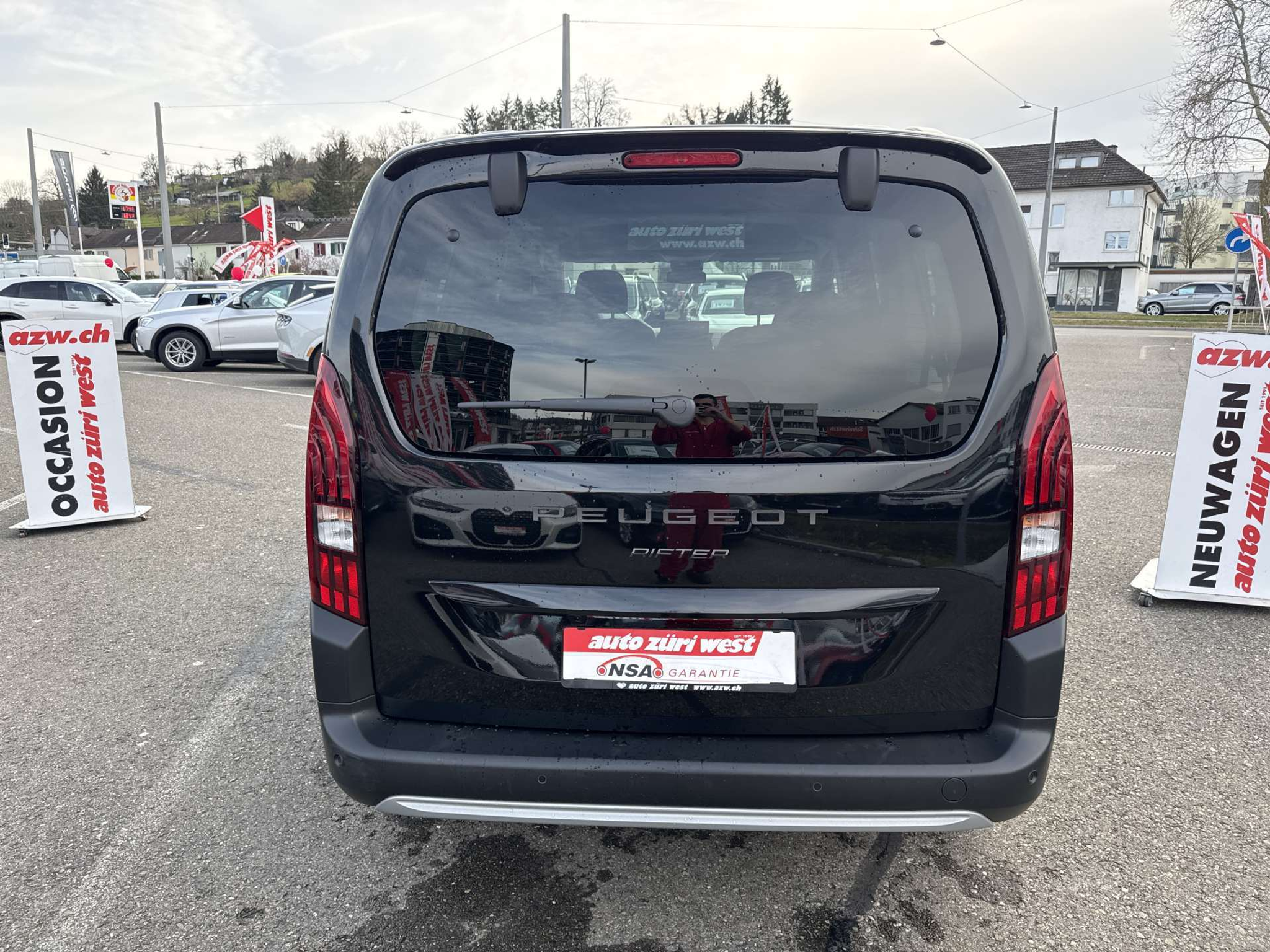 listing desktop thumbnail image 14