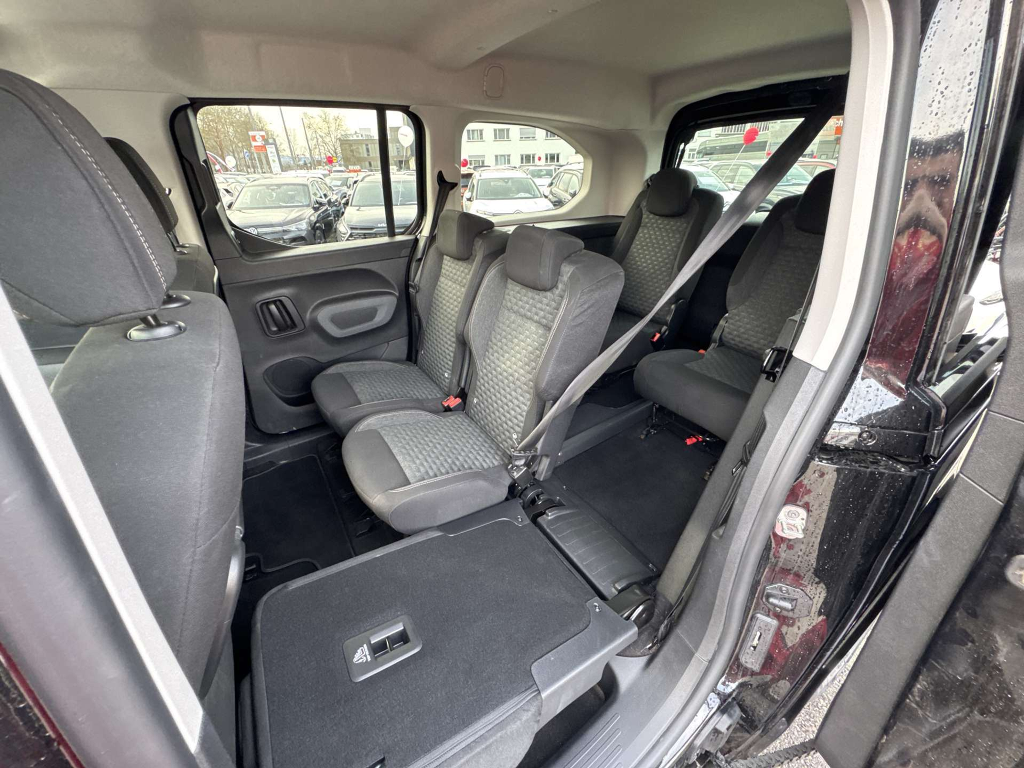 listing desktop thumbnail image 6