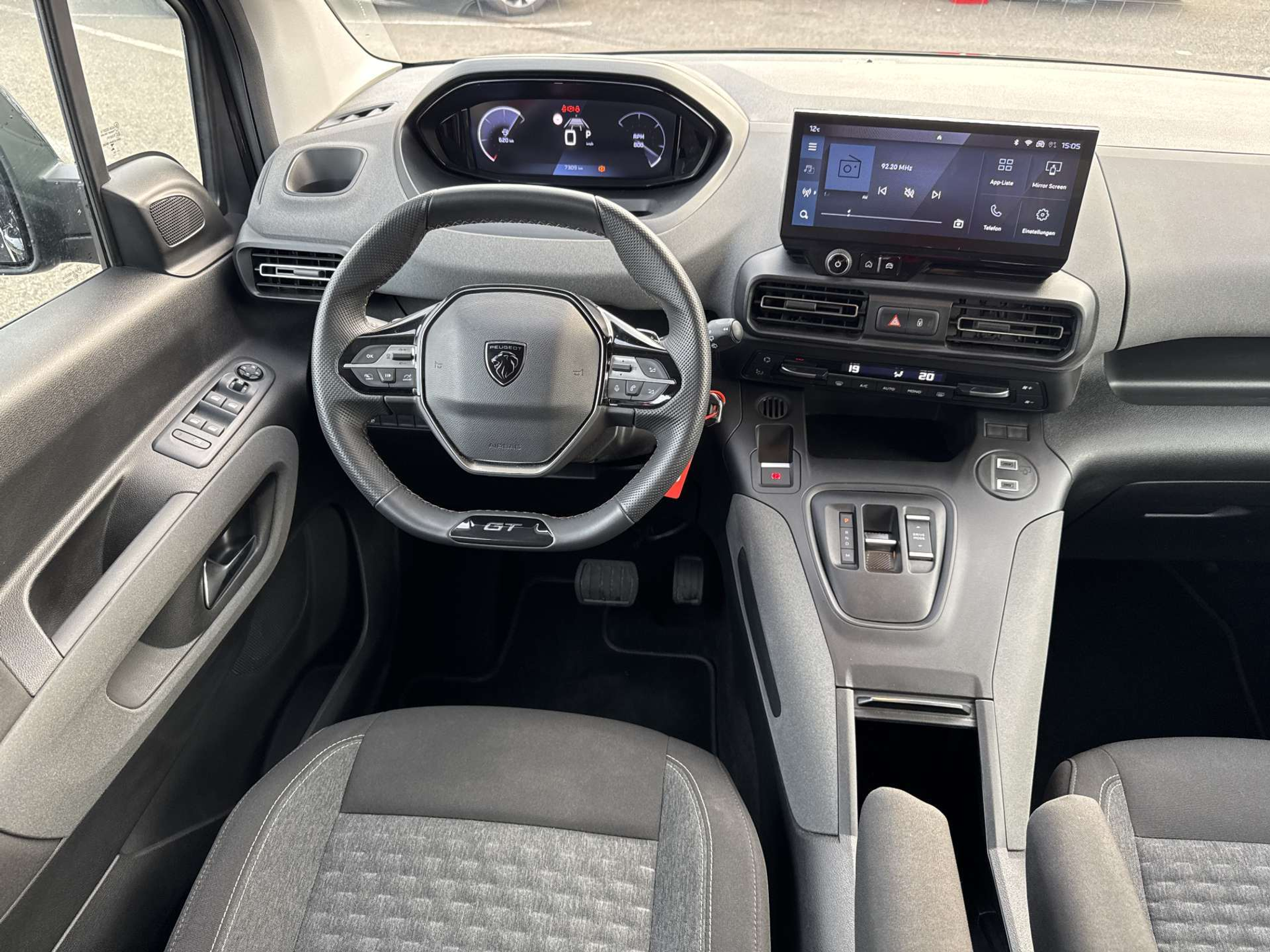 listing desktop thumbnail image 4