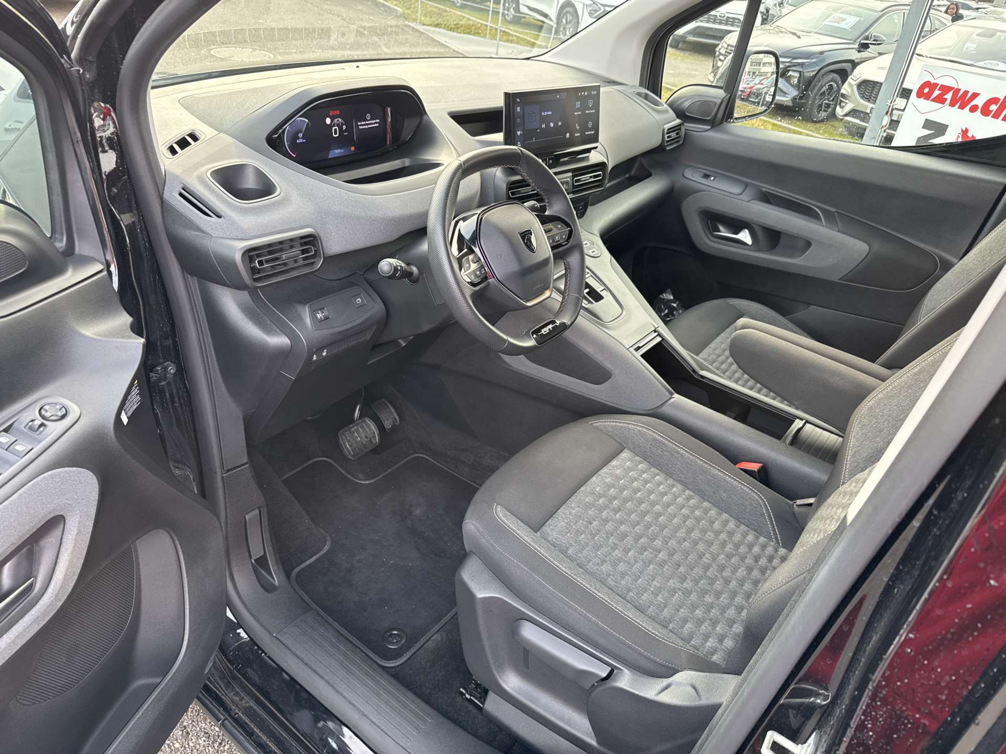 listing desktop thumbnail image 5