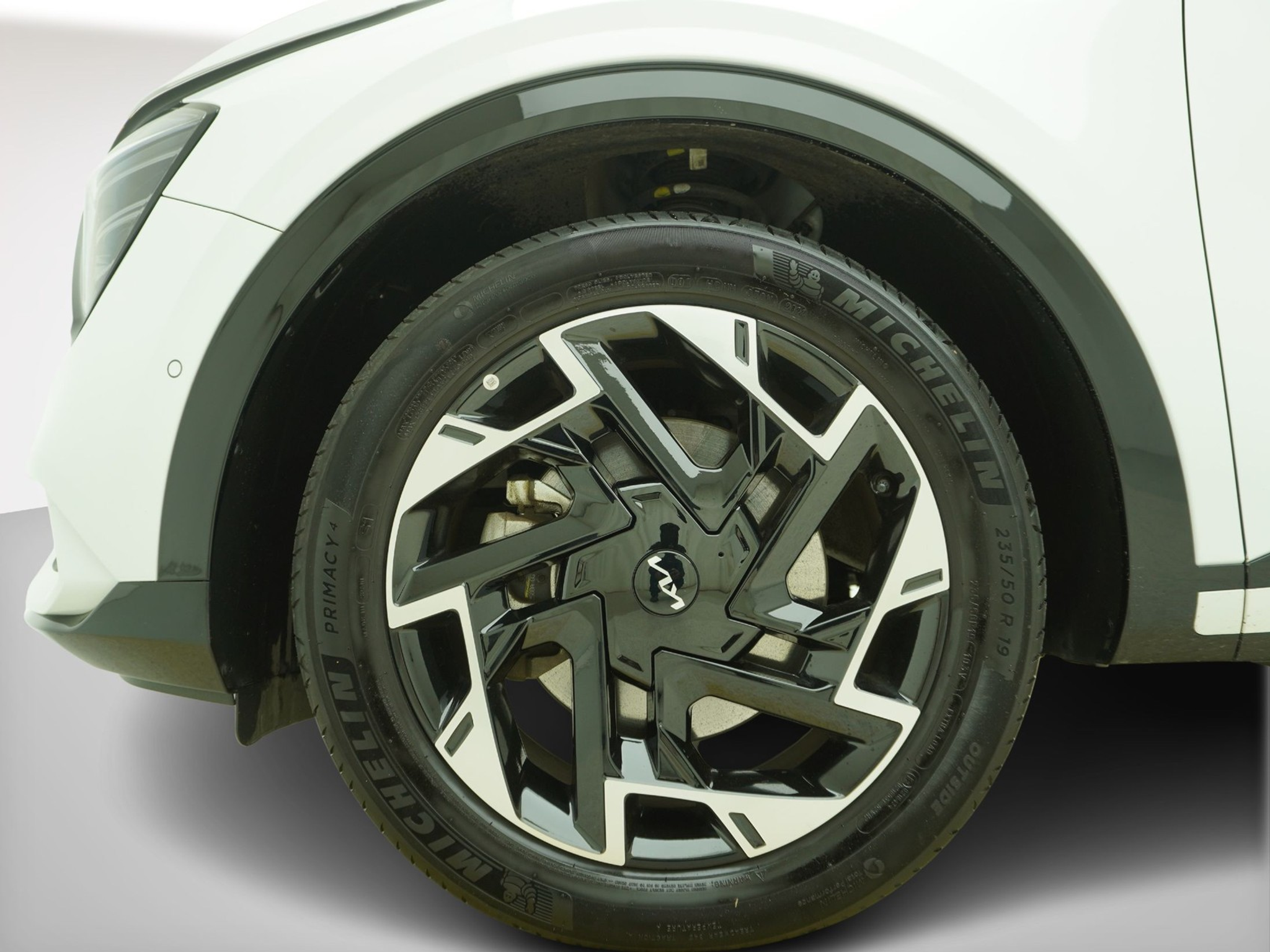 listing desktop thumbnail image 5