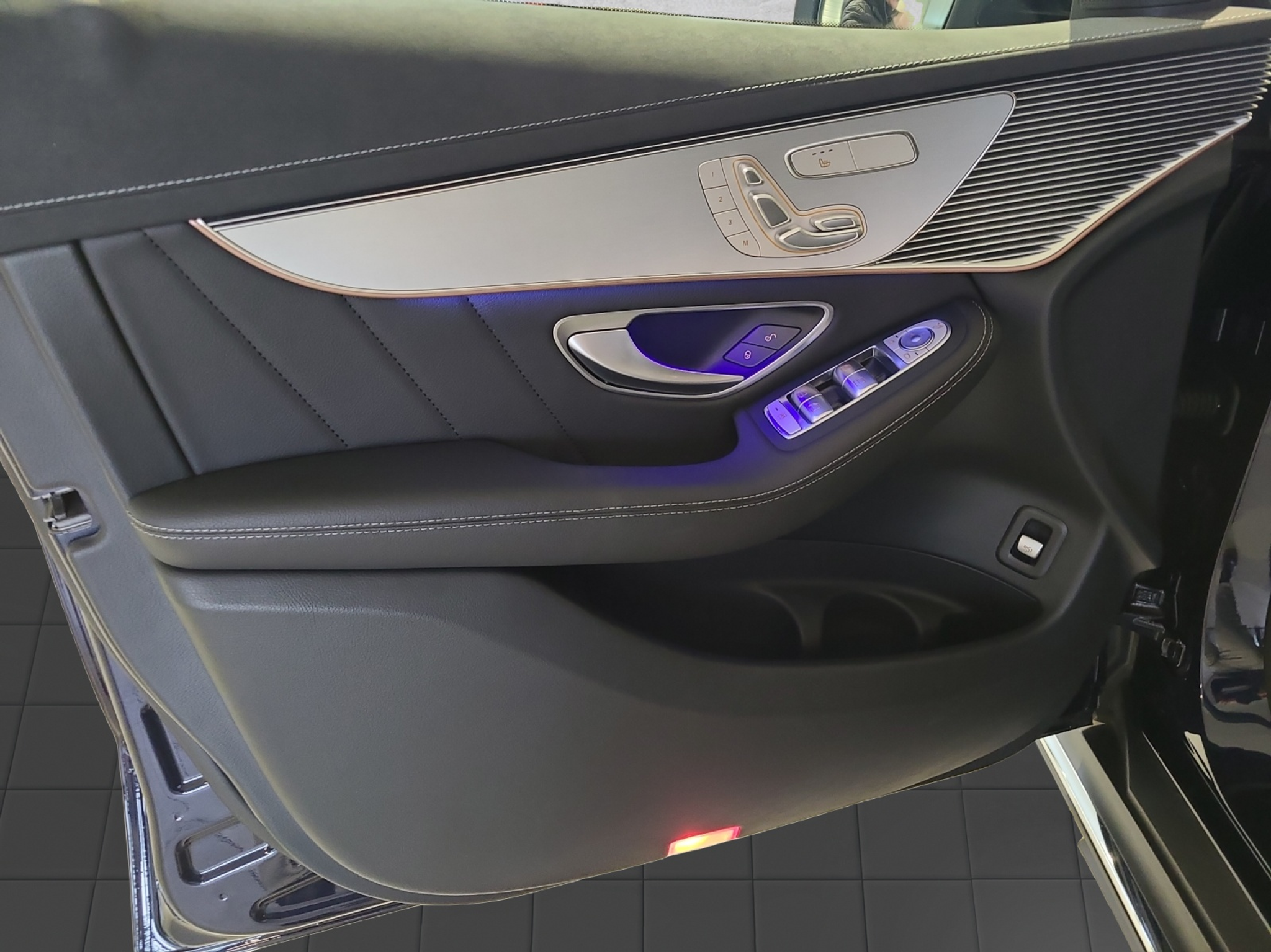 listing desktop thumbnail image 8