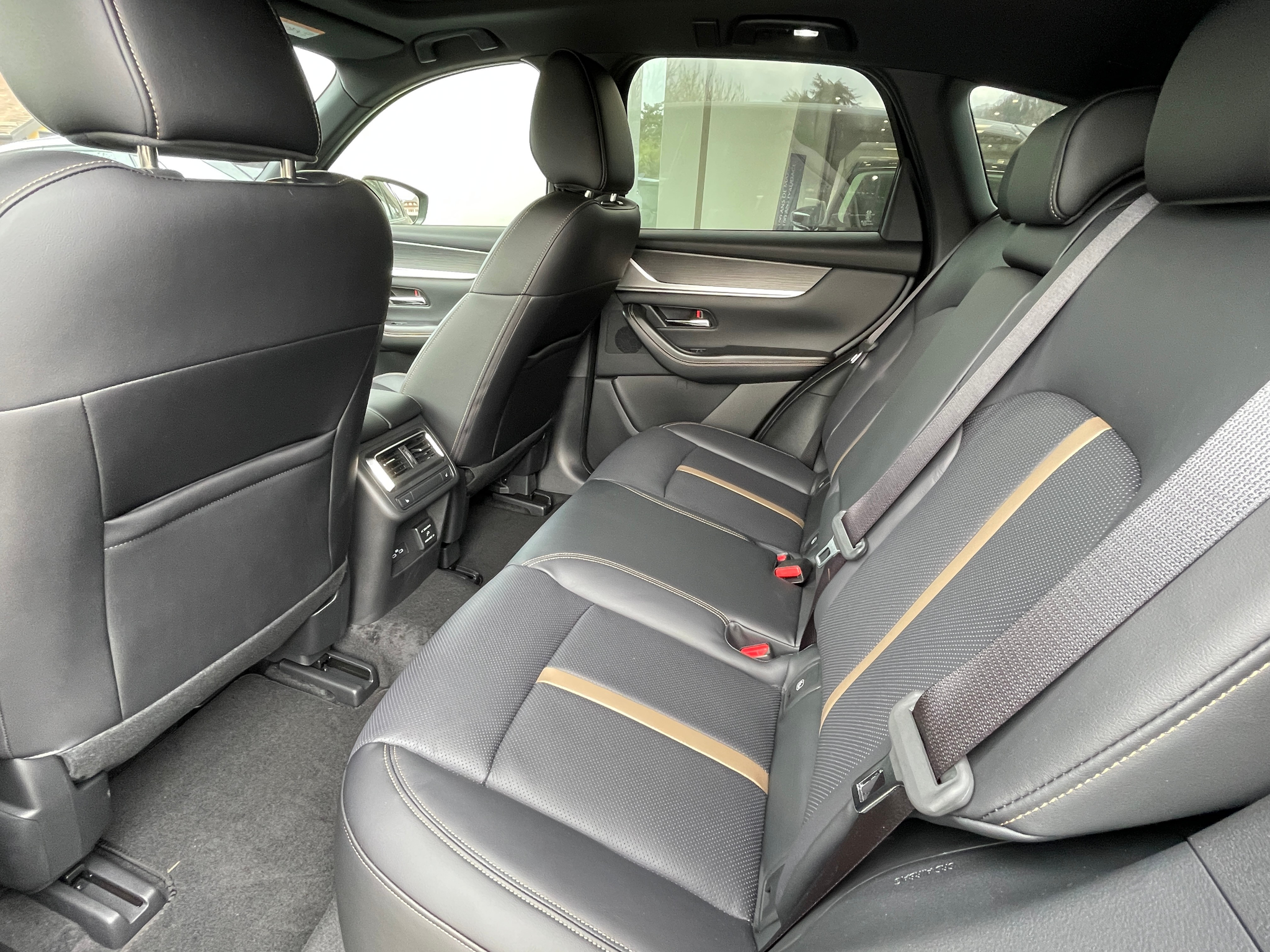 listing desktop thumbnail image 9