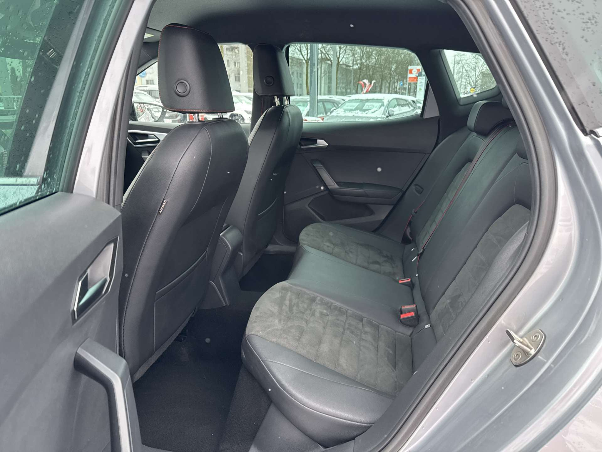 listing desktop thumbnail image 6