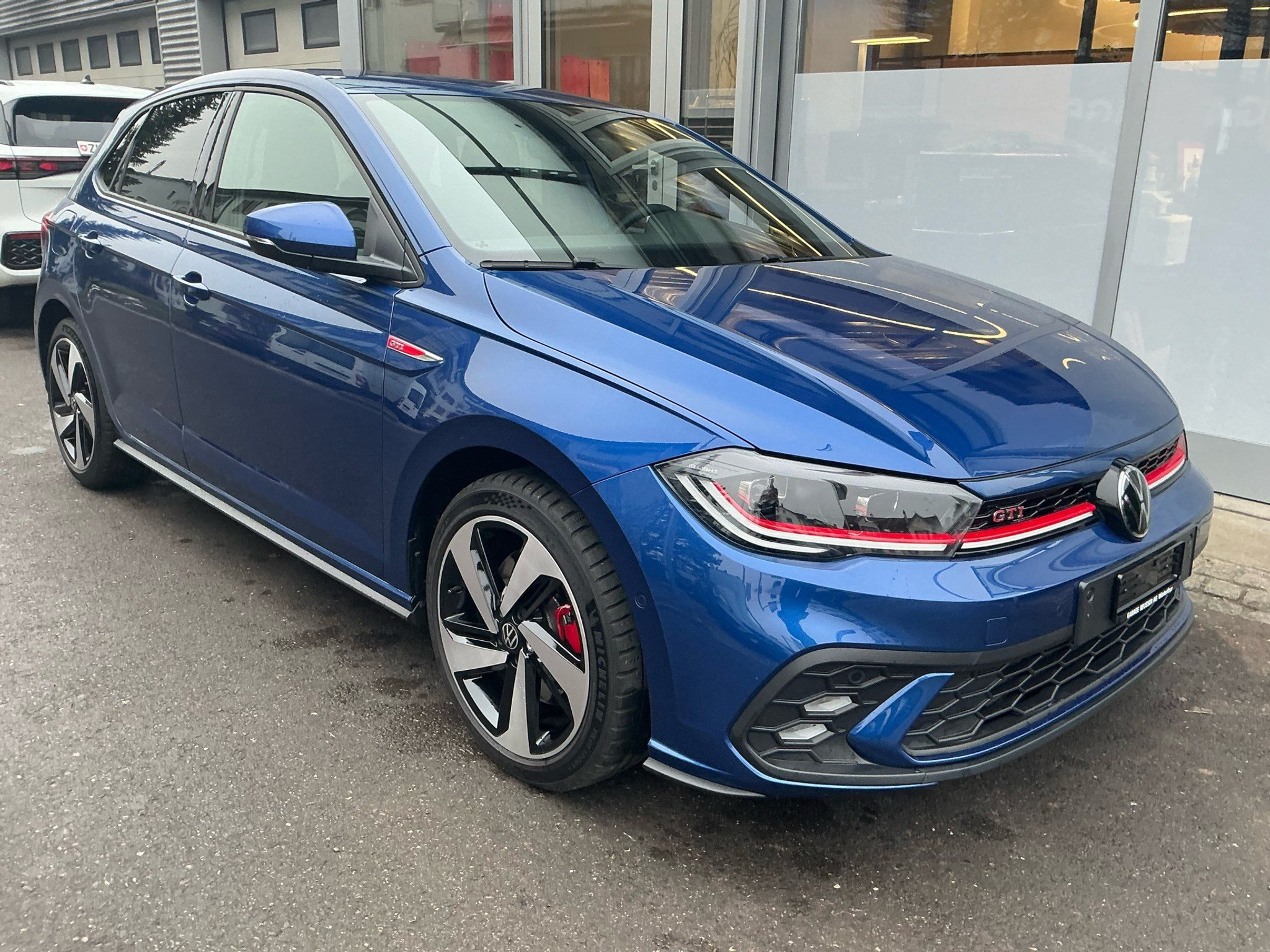 listing desktop thumbnail image 2