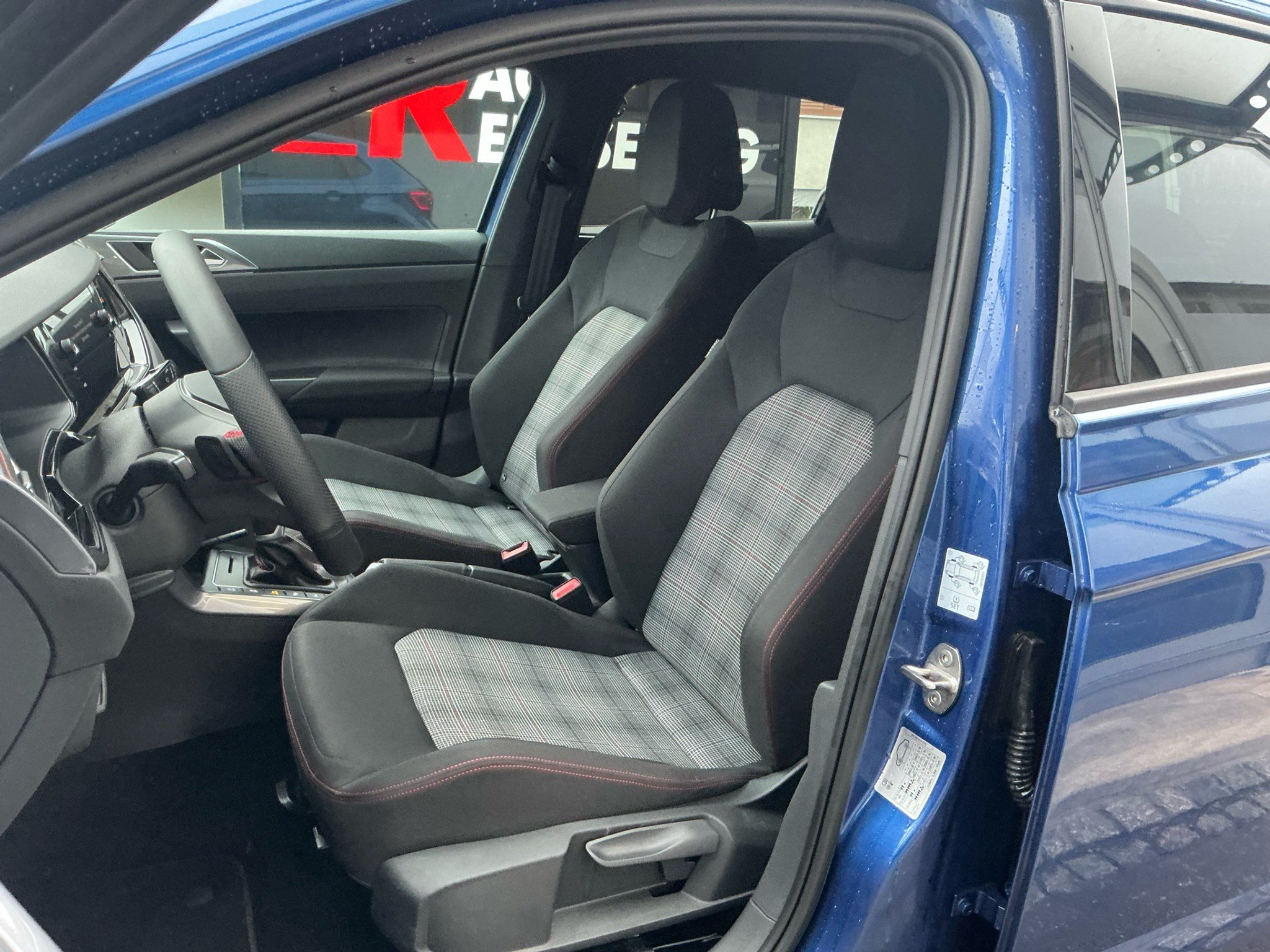 listing desktop thumbnail image 7