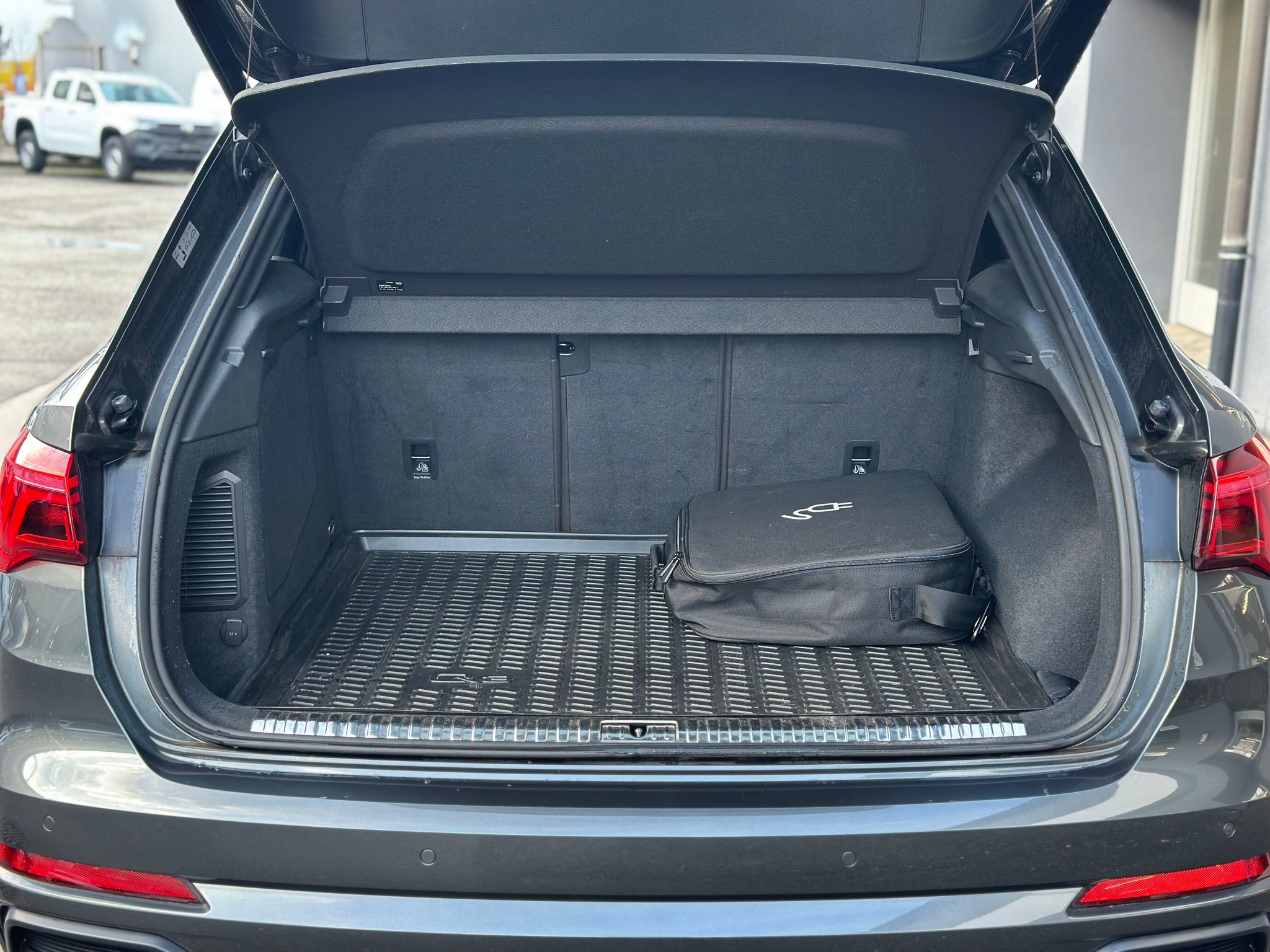 listing desktop thumbnail image 9