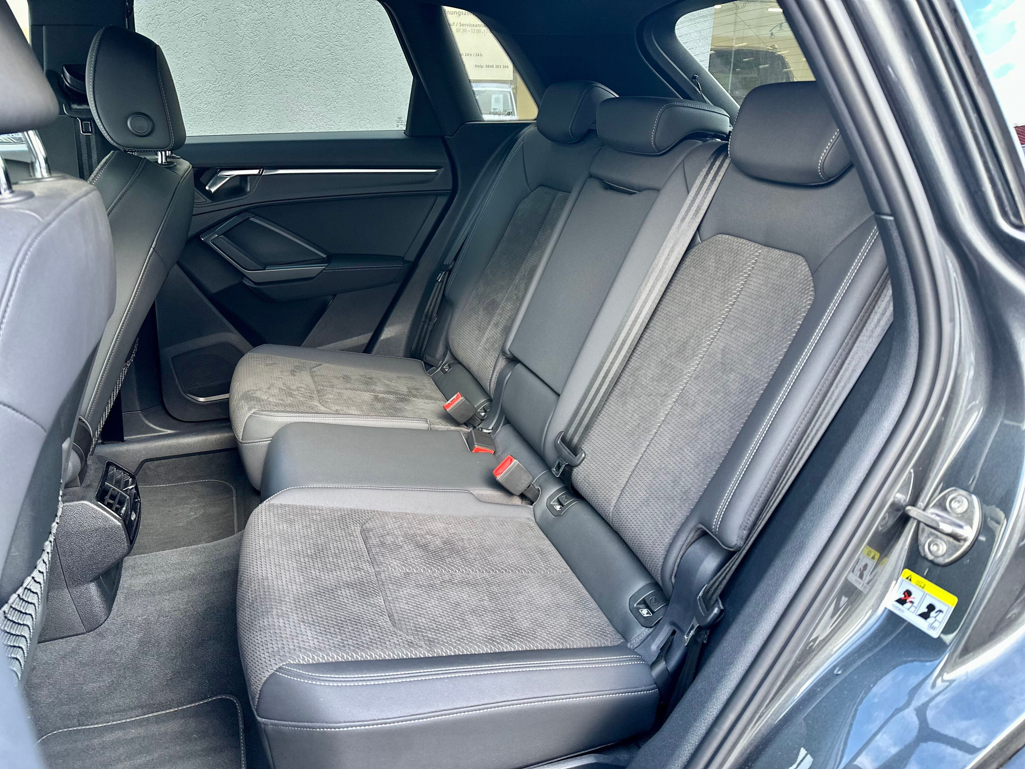 listing desktop thumbnail image 8