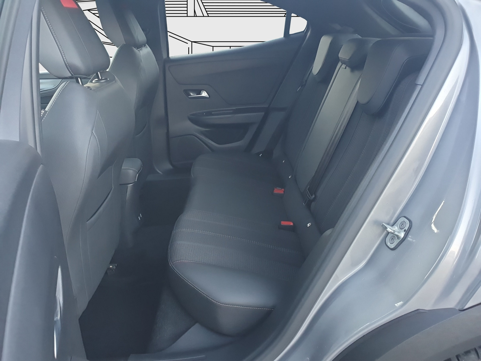 listing desktop thumbnail image 11