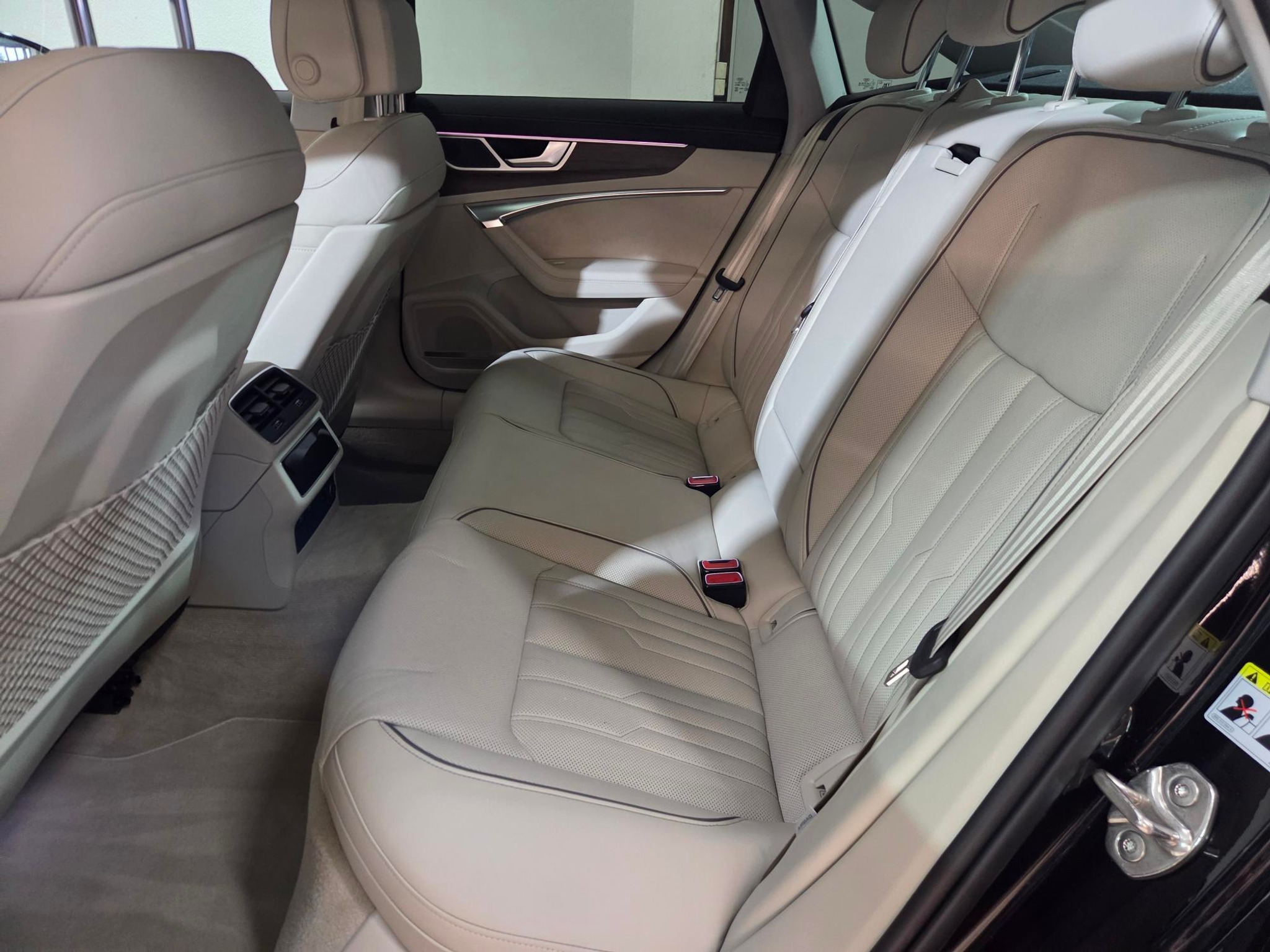 listing desktop thumbnail image 9