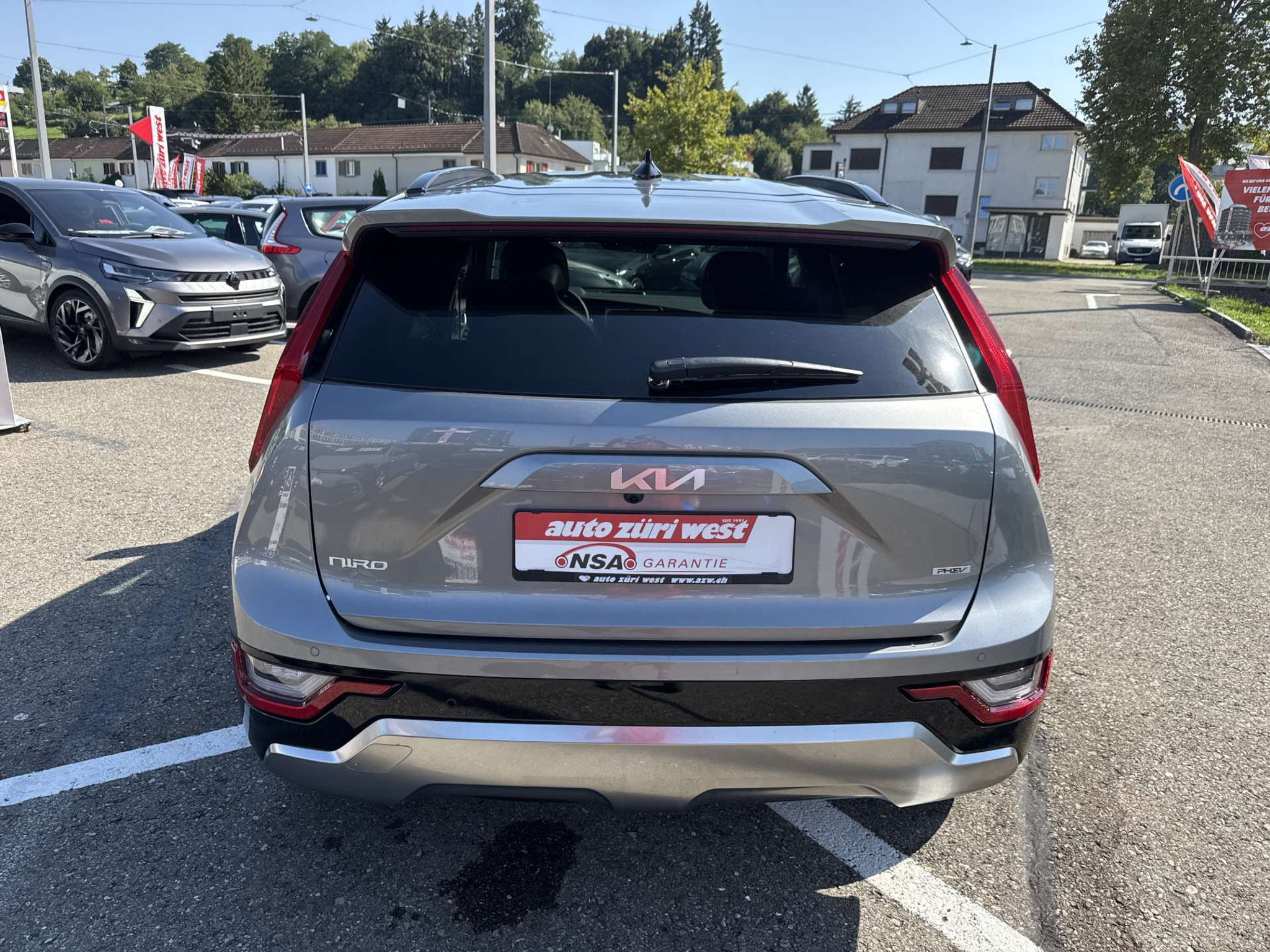 listing desktop thumbnail image 13