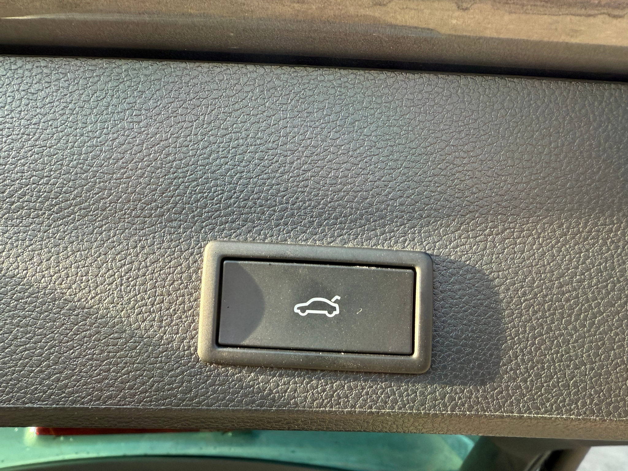 listing desktop thumbnail image 8