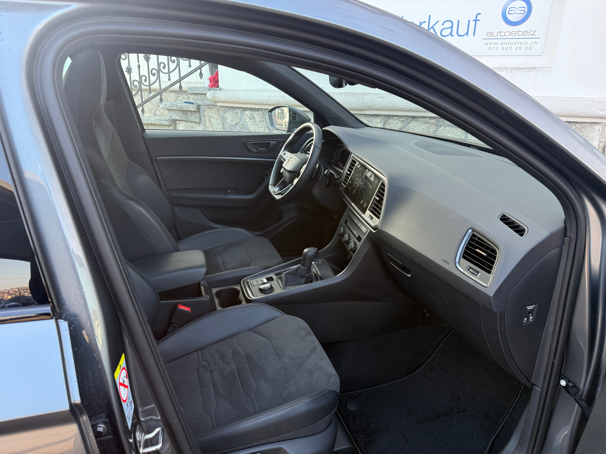 listing desktop thumbnail image 9