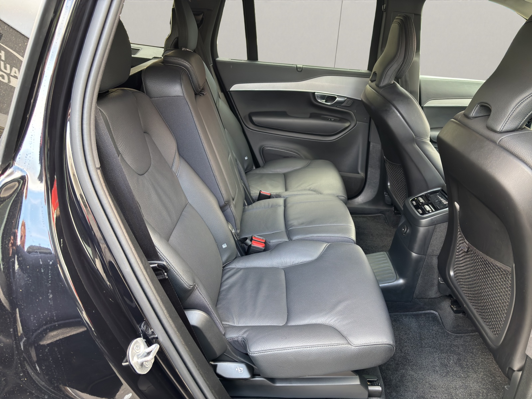 listing desktop thumbnail image 9