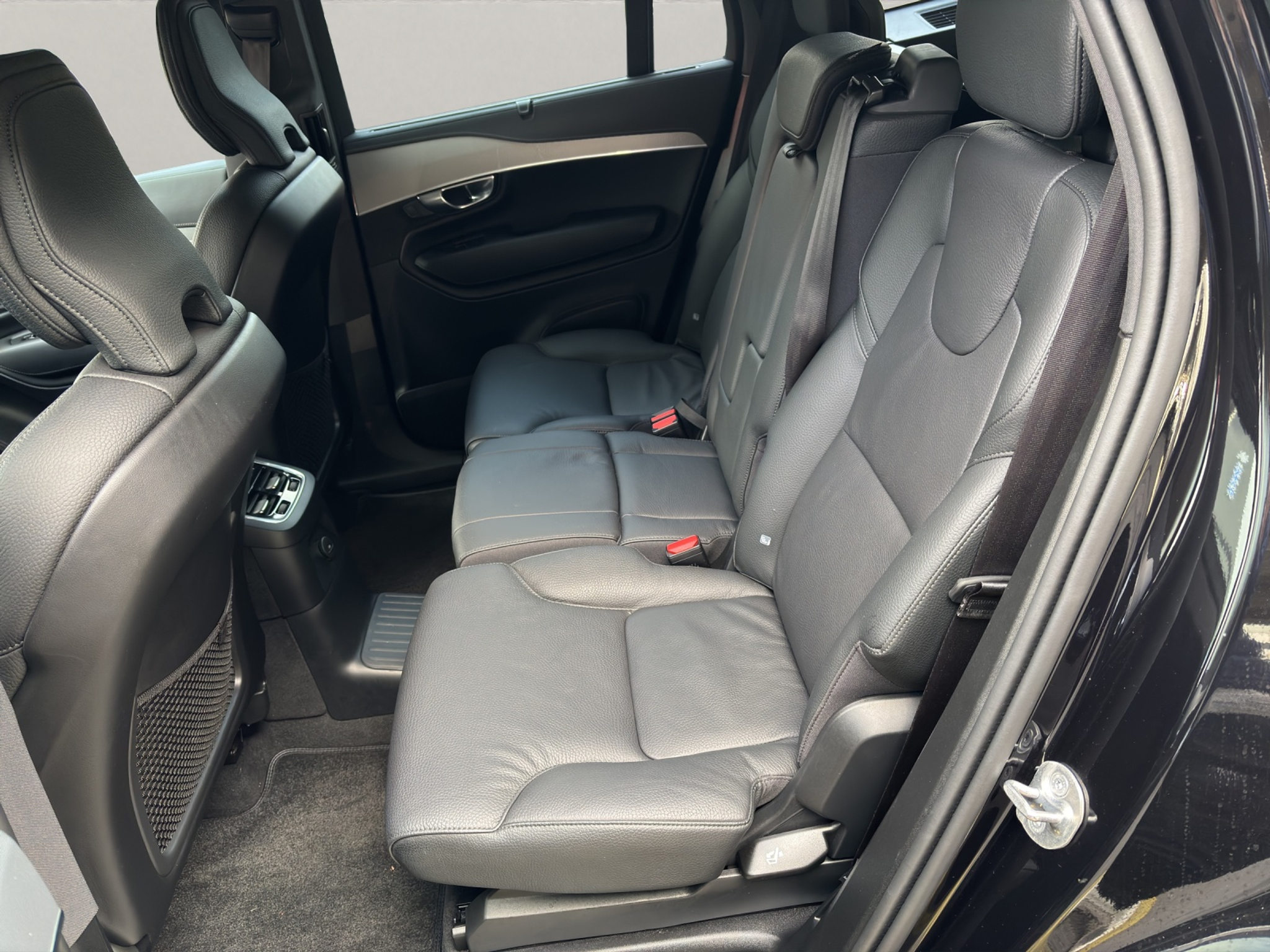 listing desktop thumbnail image 8