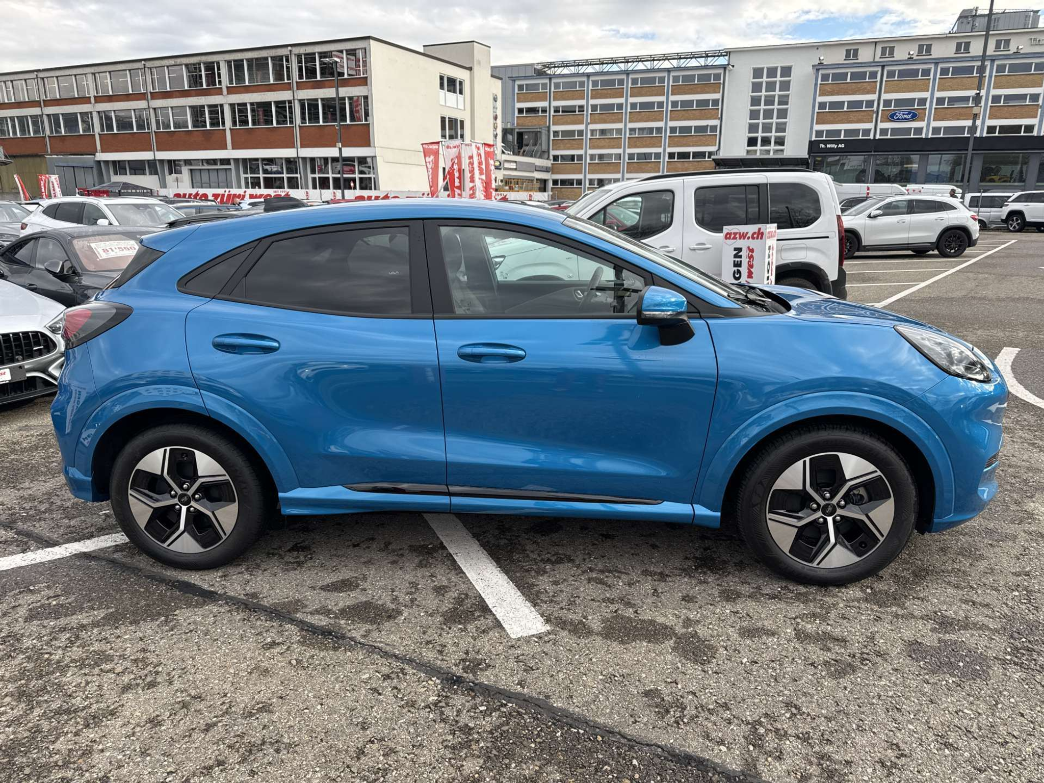 listing desktop thumbnail image 10