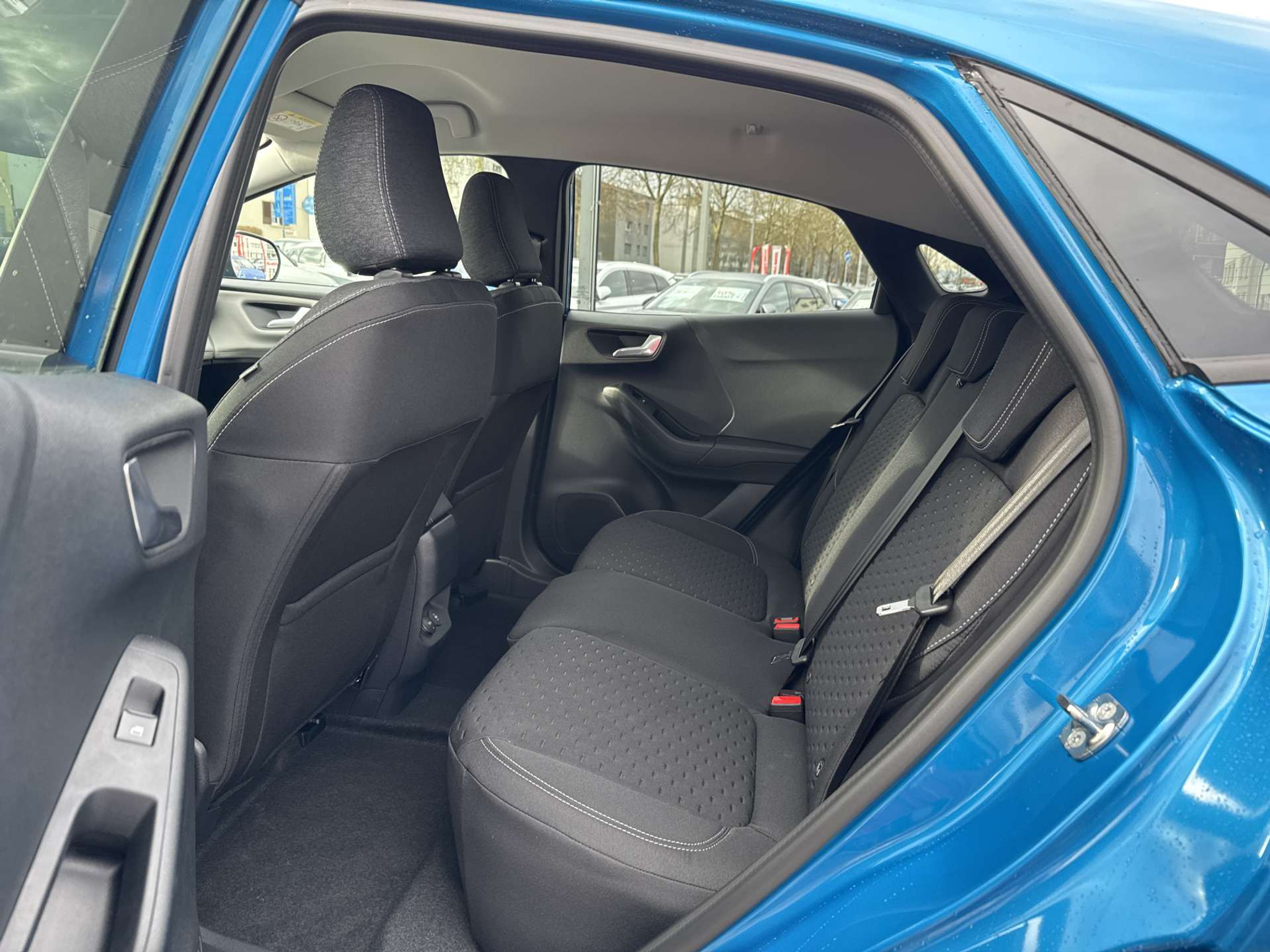 listing desktop thumbnail image 6