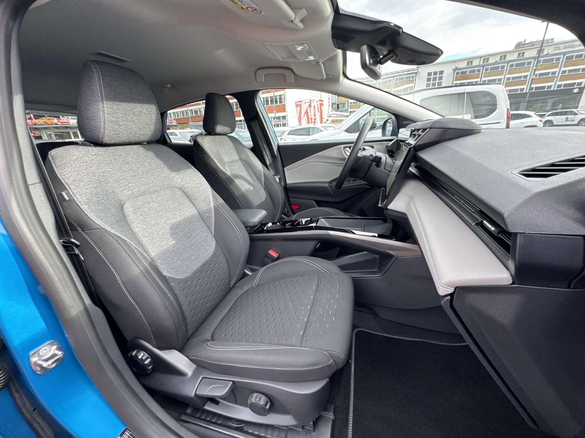 listing desktop thumbnail image 12