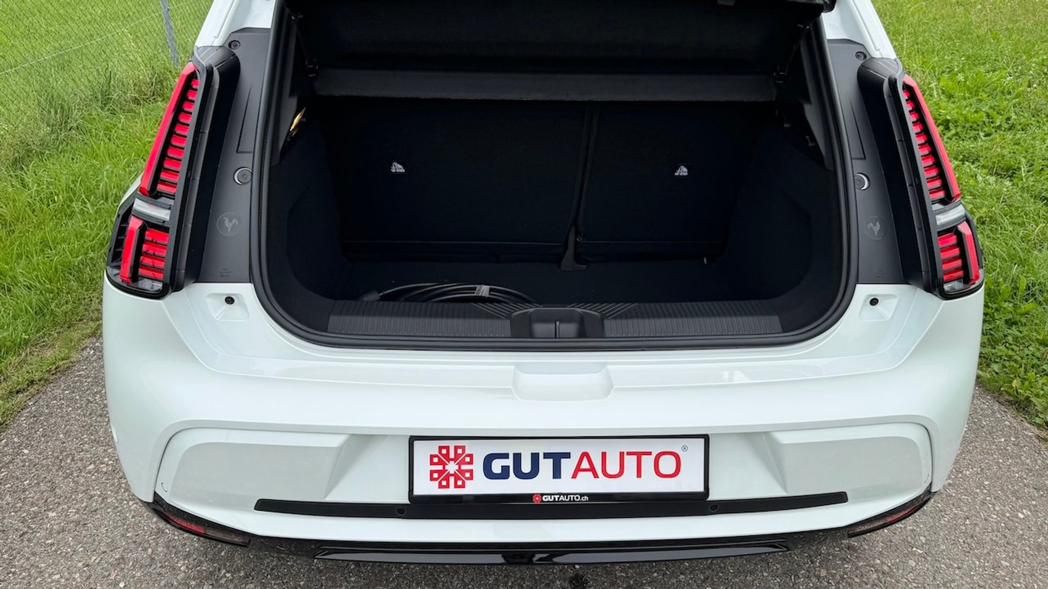 listing desktop thumbnail image 13