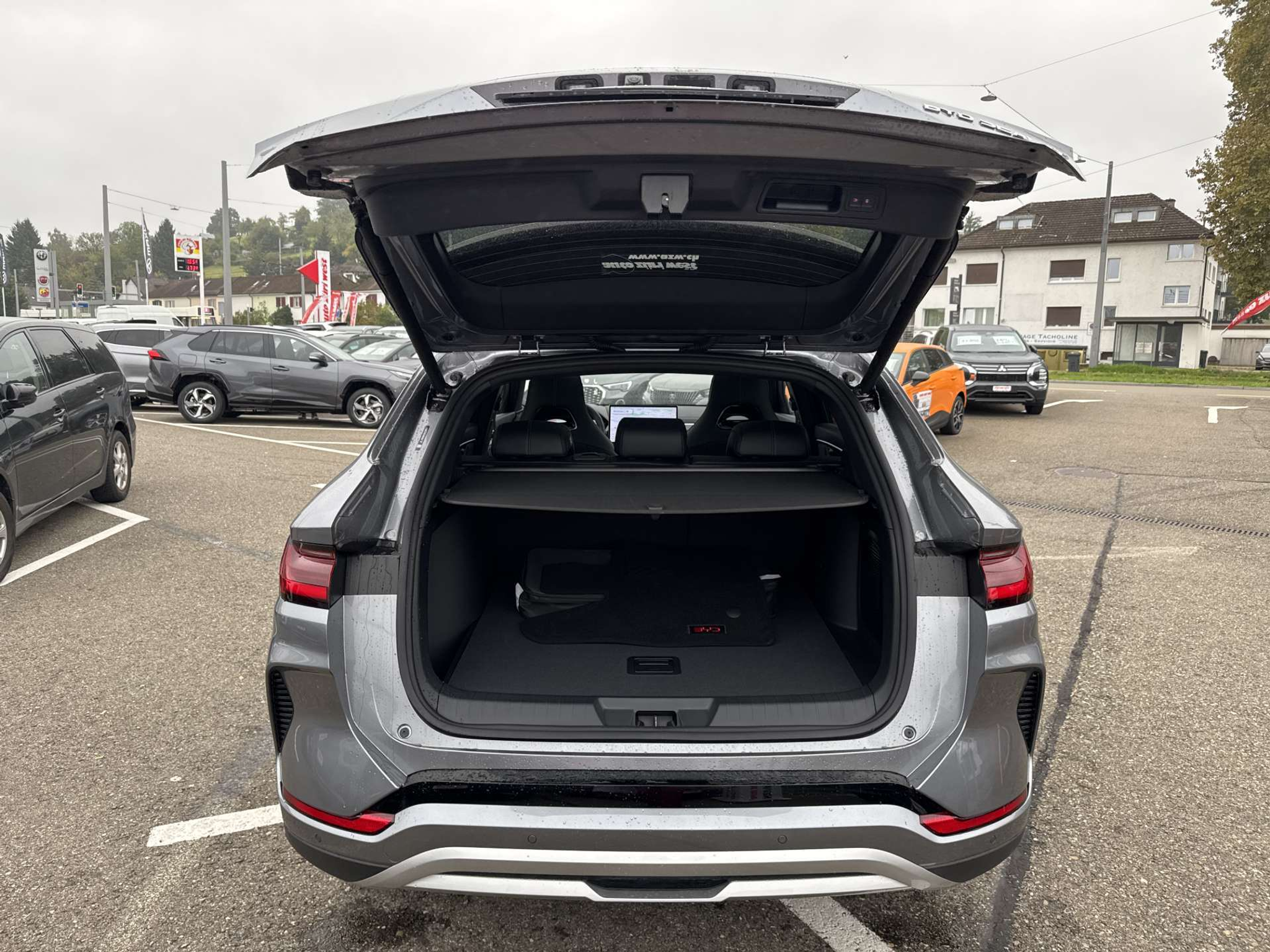 listing desktop thumbnail image 6