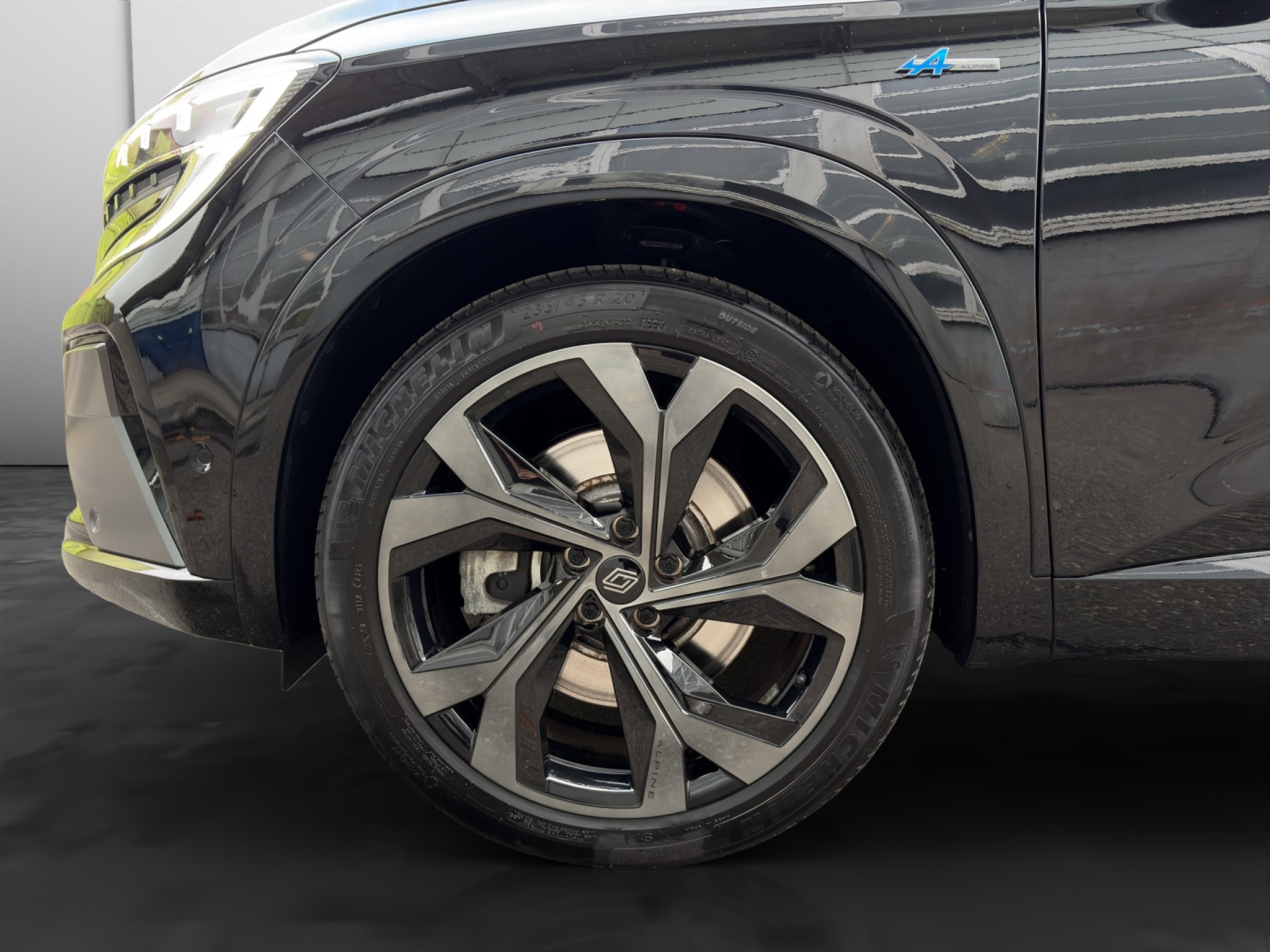 listing desktop thumbnail image 15