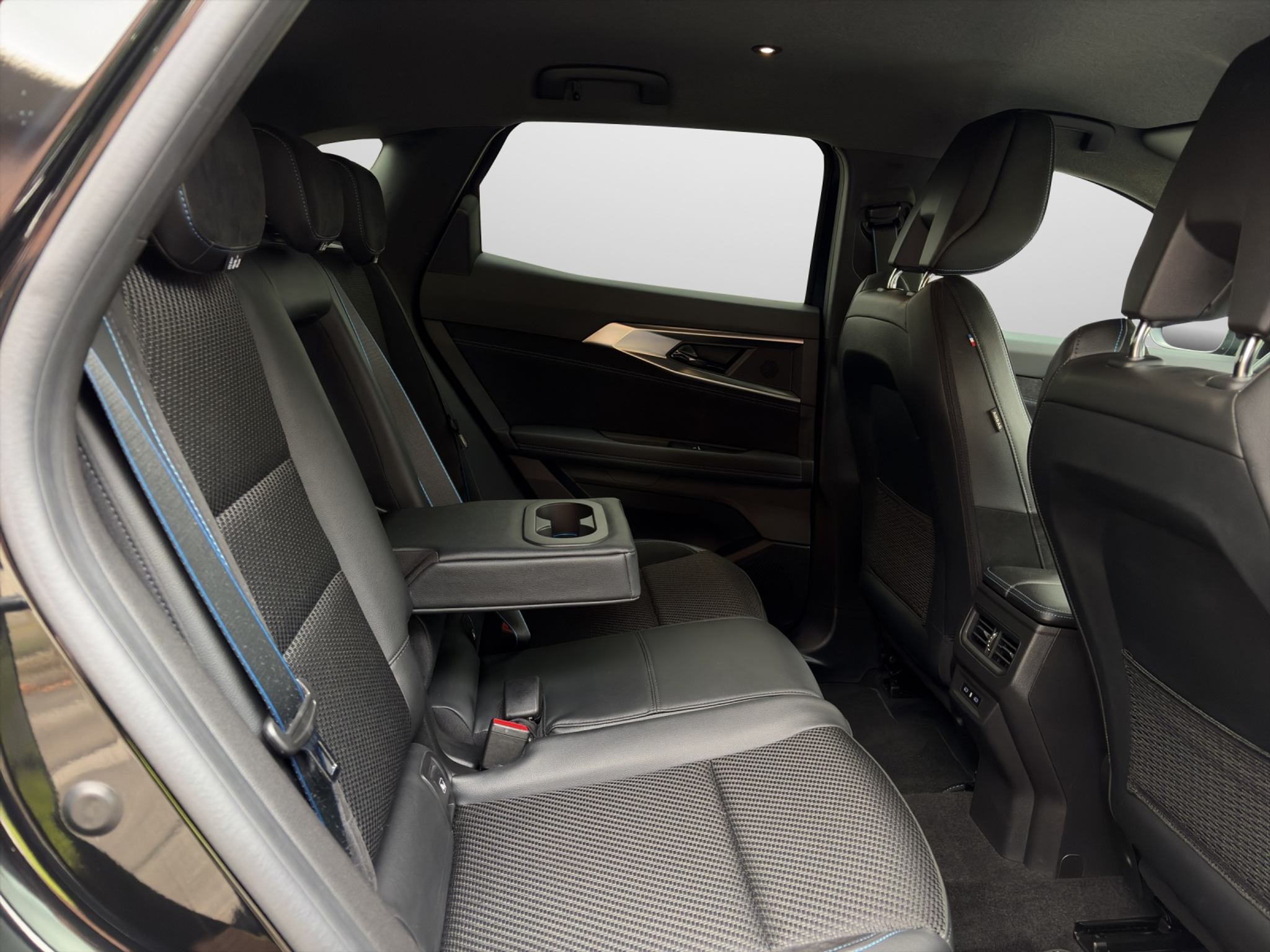 listing desktop thumbnail image 13