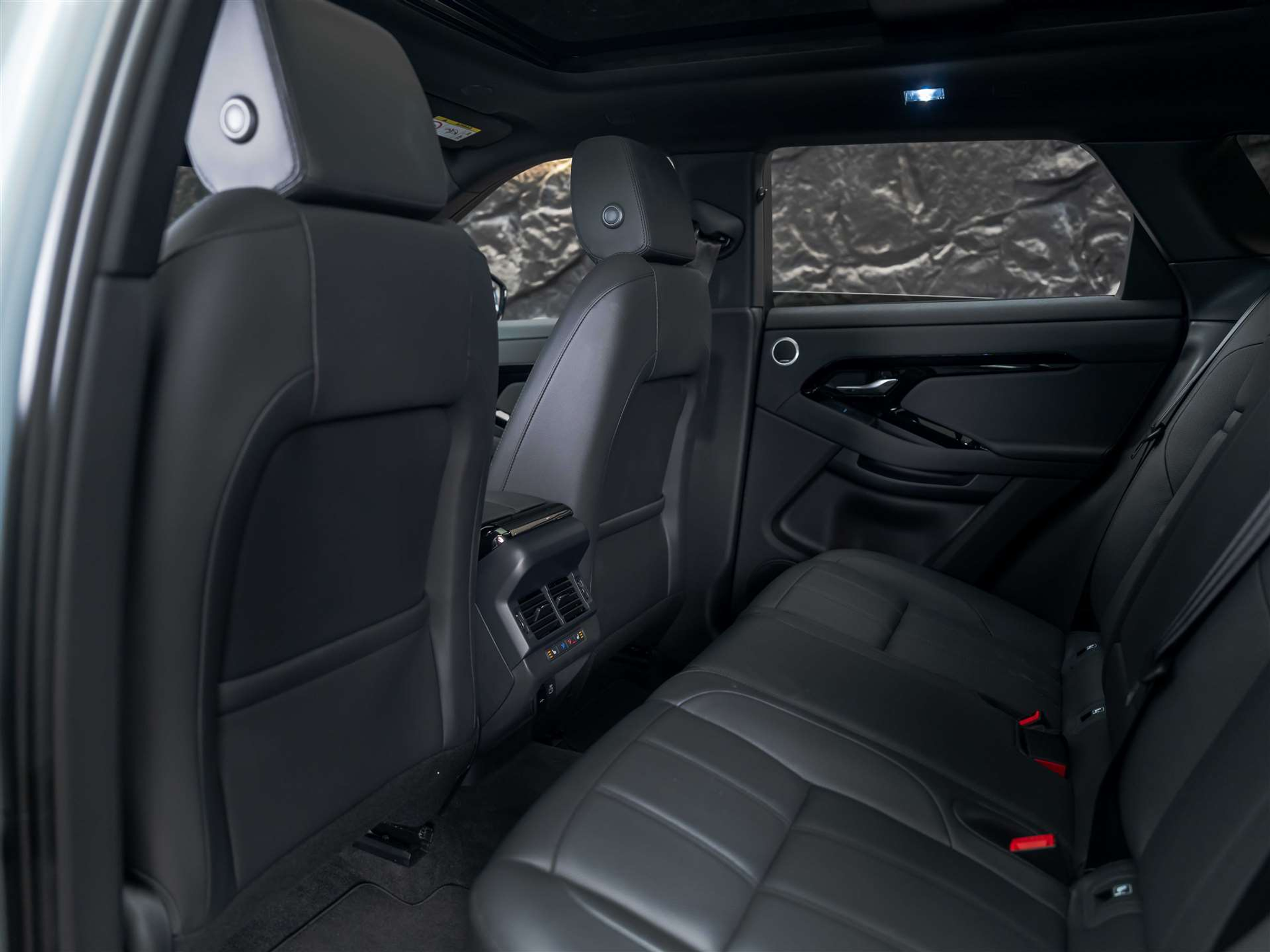 listing desktop thumbnail image 11