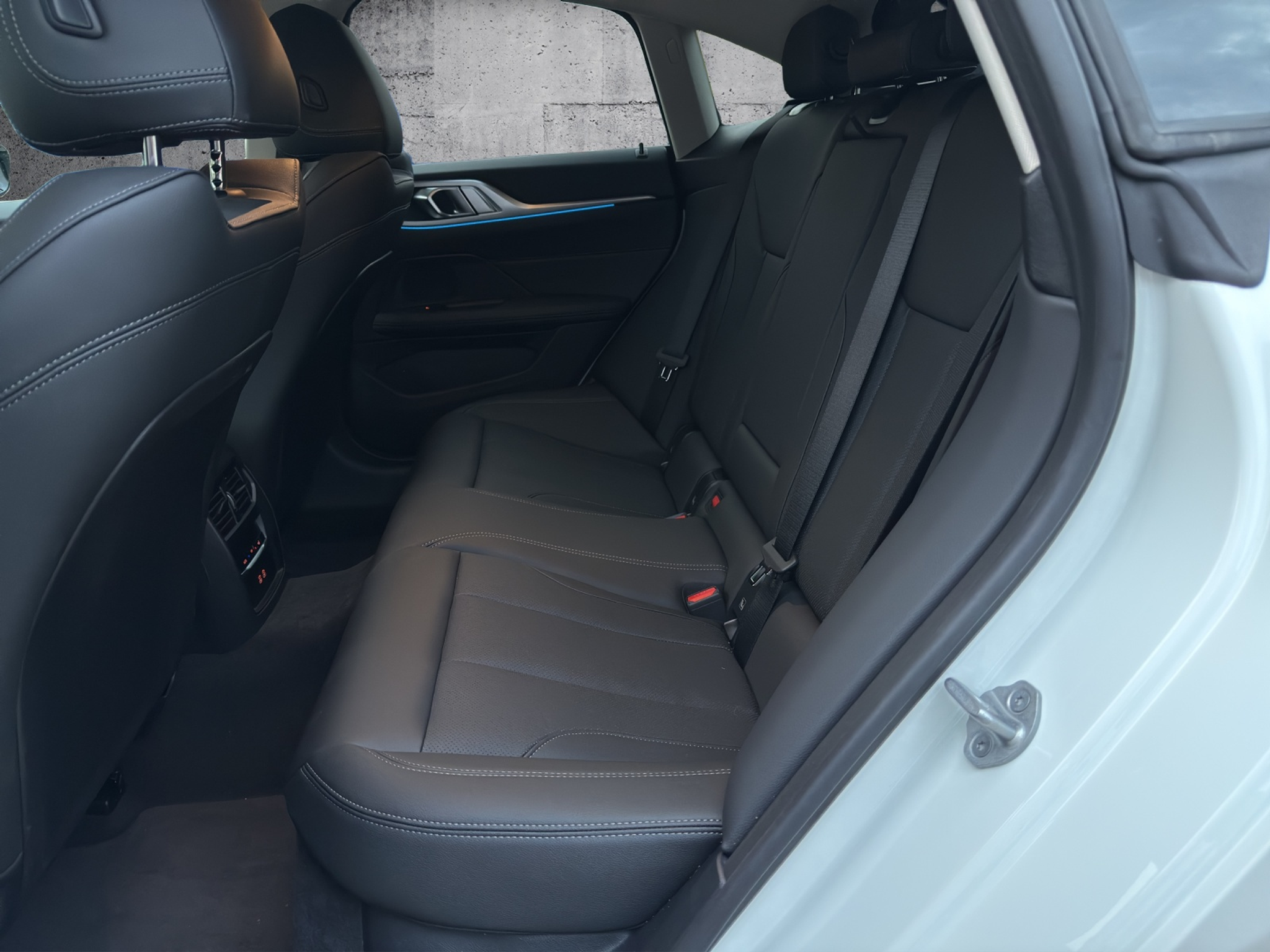 listing desktop thumbnail image 11