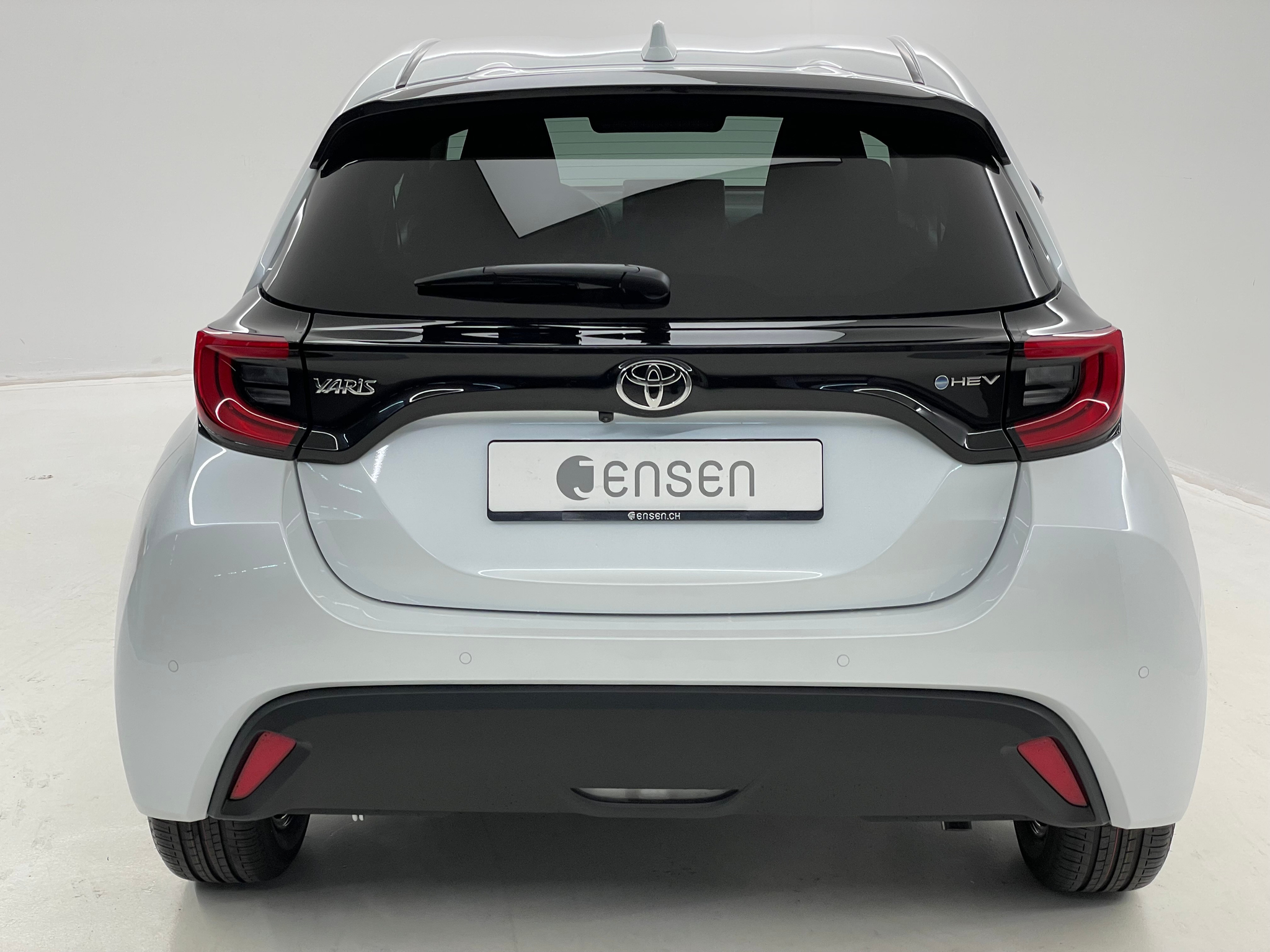 listing desktop thumbnail image 3