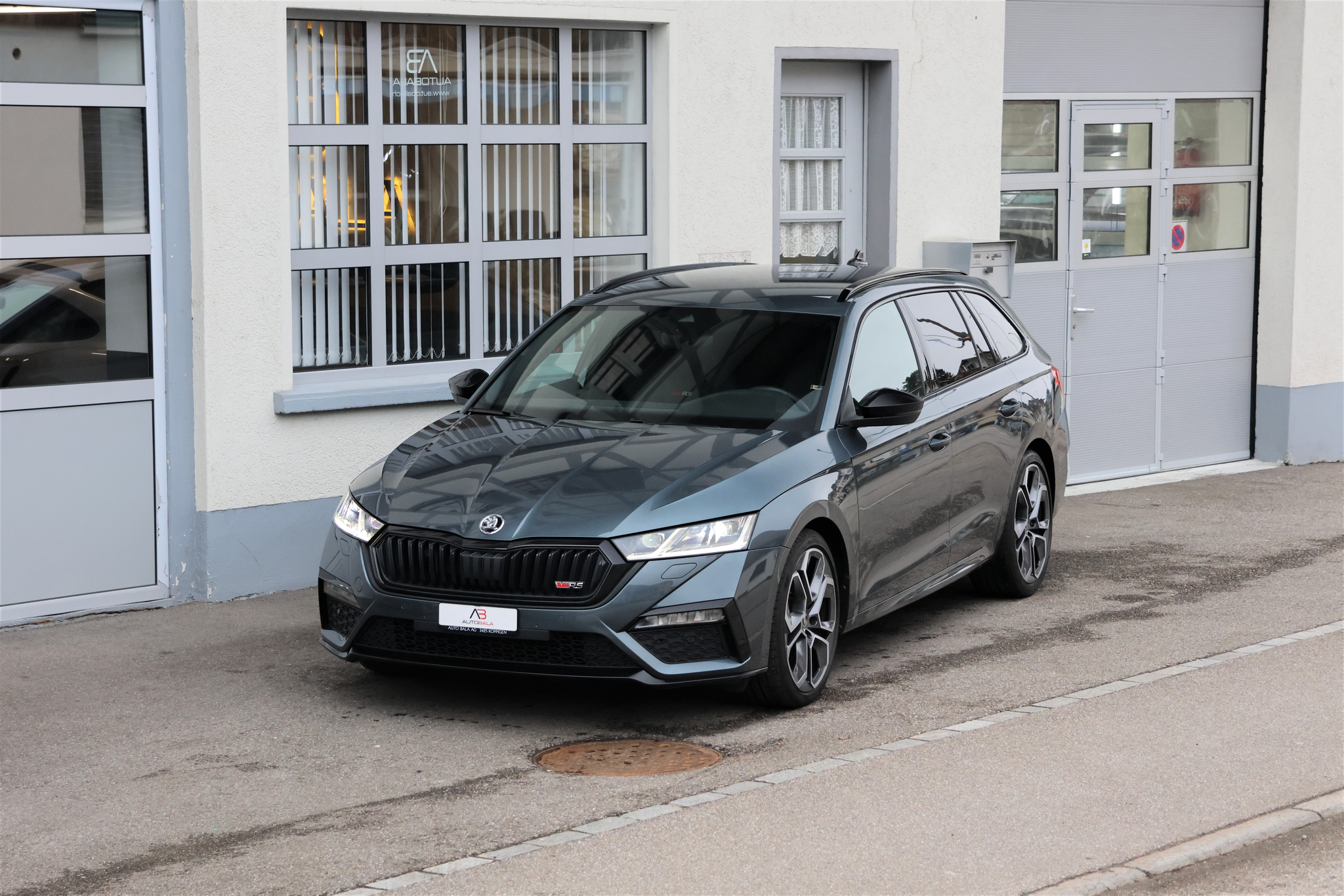 listing desktop thumbnail image 0