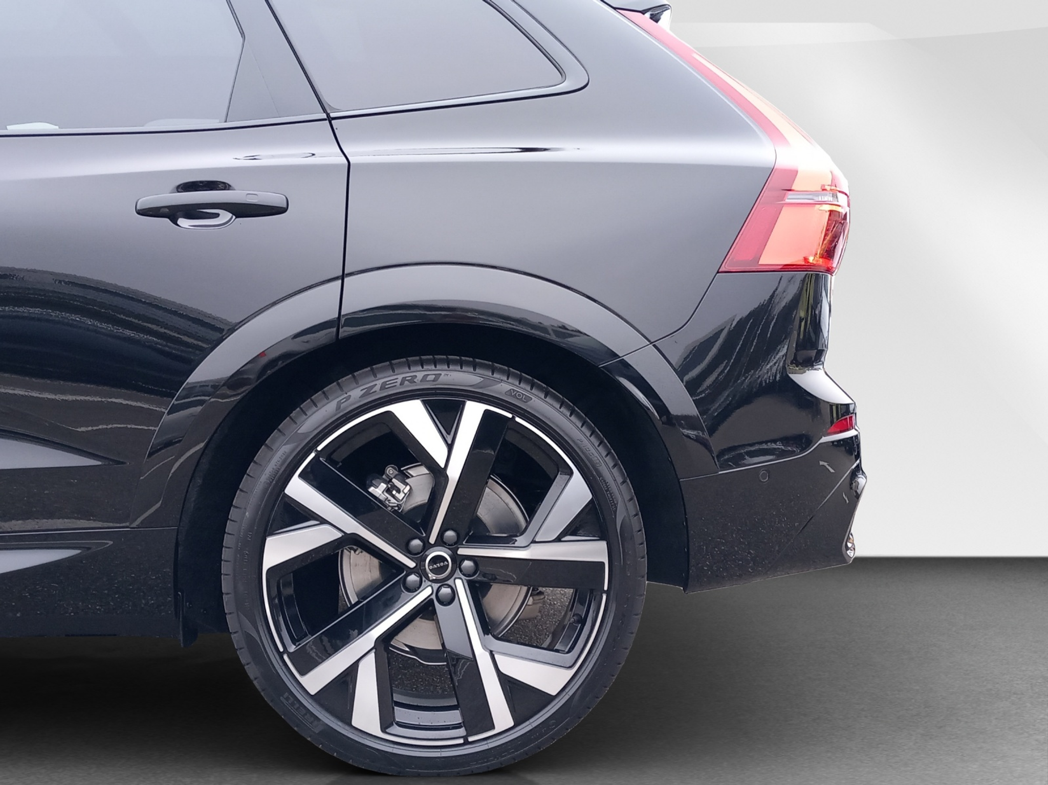 listing desktop thumbnail image 23