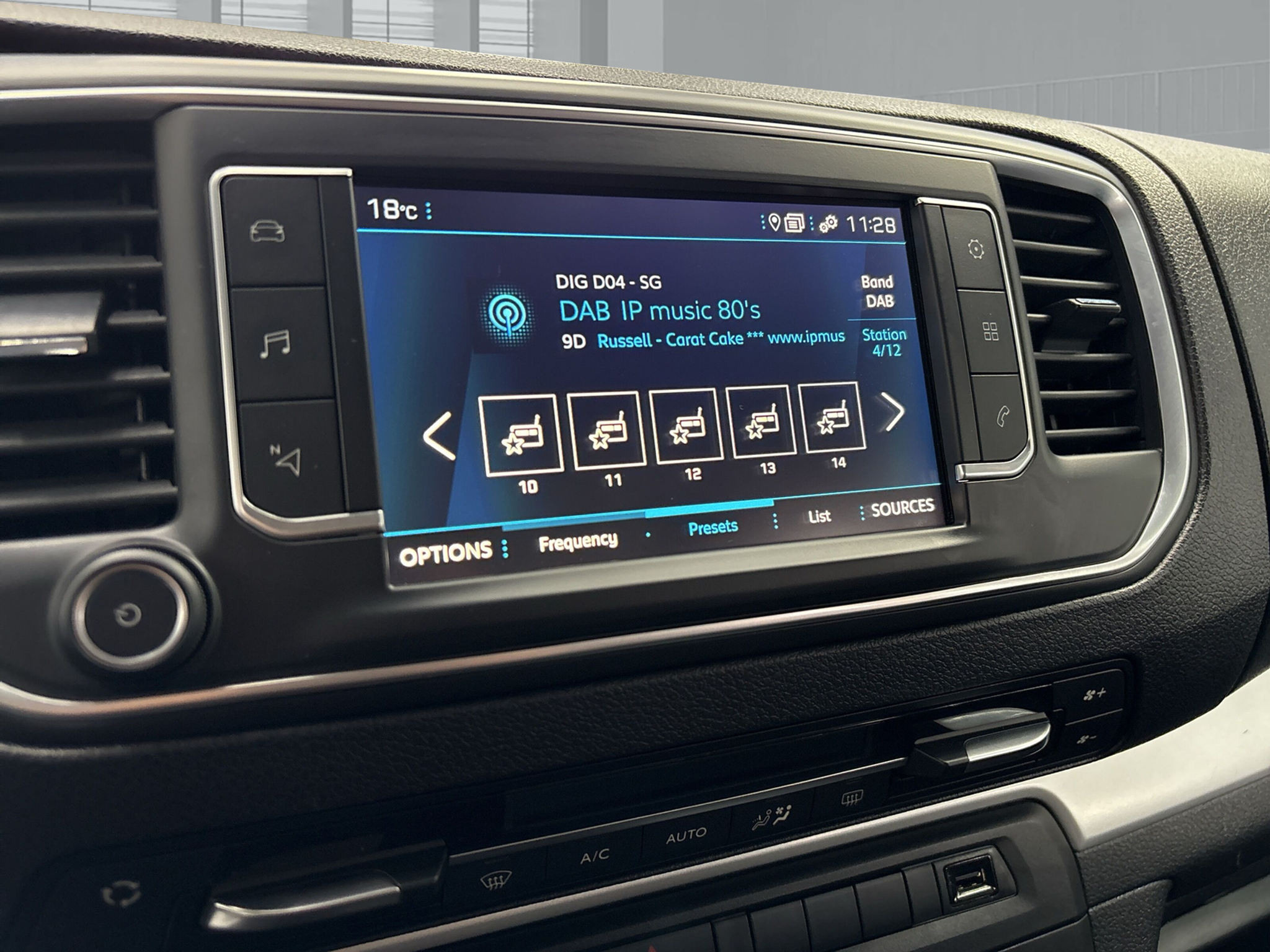 listing desktop thumbnail image 16