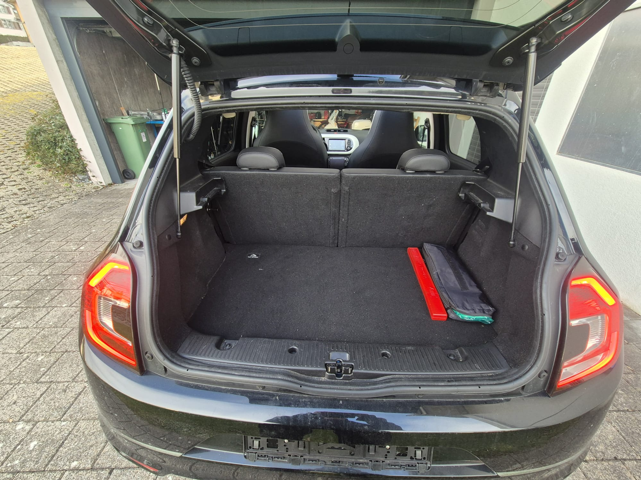 listing desktop thumbnail image 5