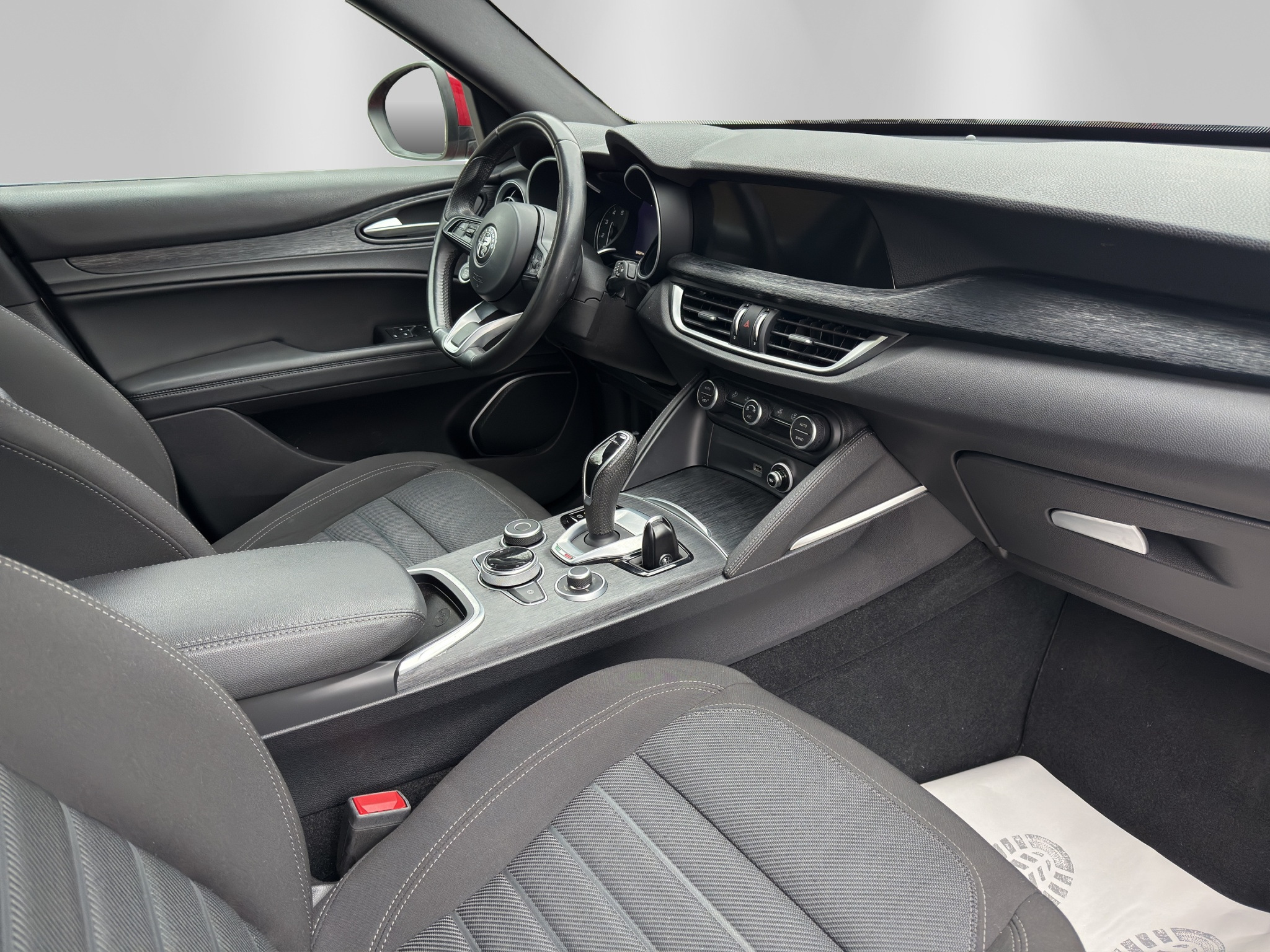 listing desktop thumbnail image 12