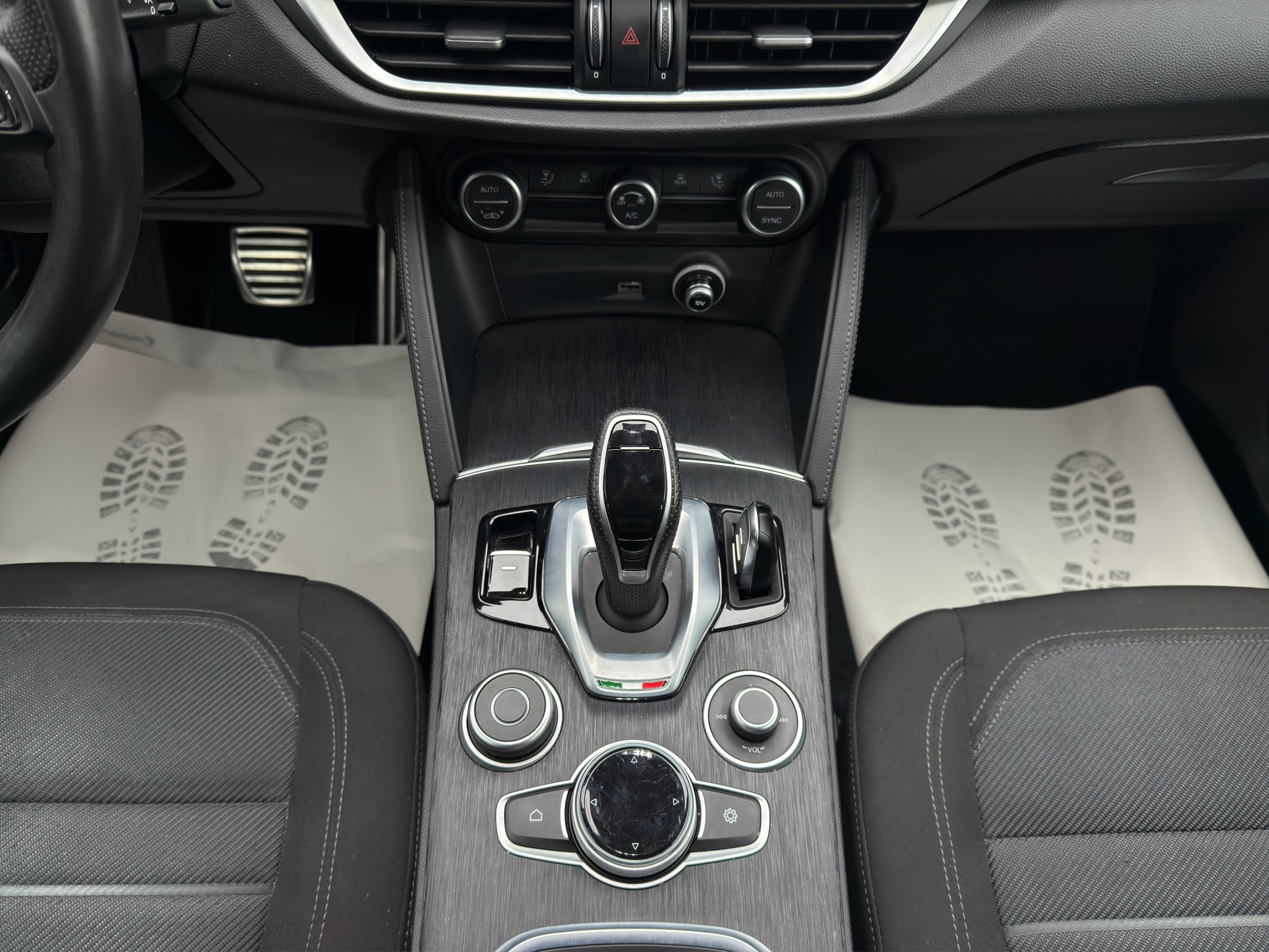 listing desktop thumbnail image 10