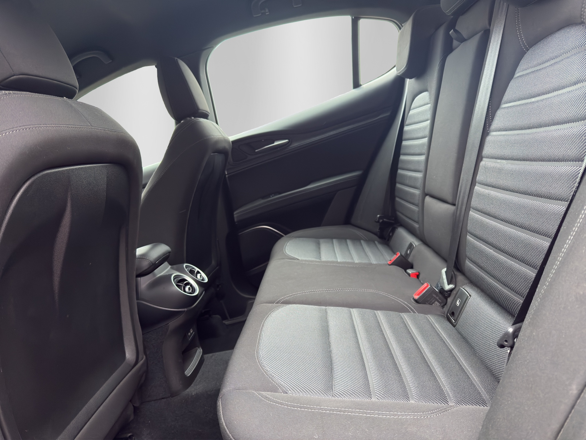 listing desktop thumbnail image 13